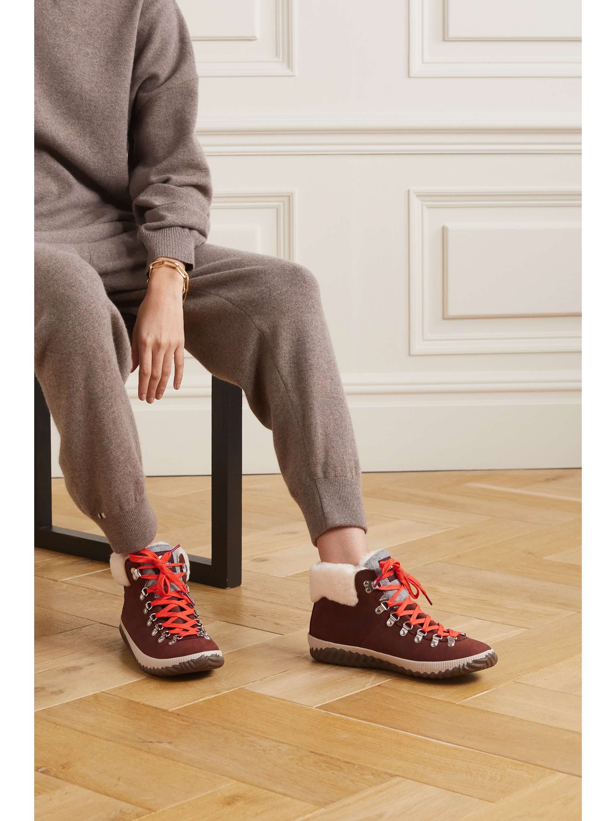 sorel conquest shearling