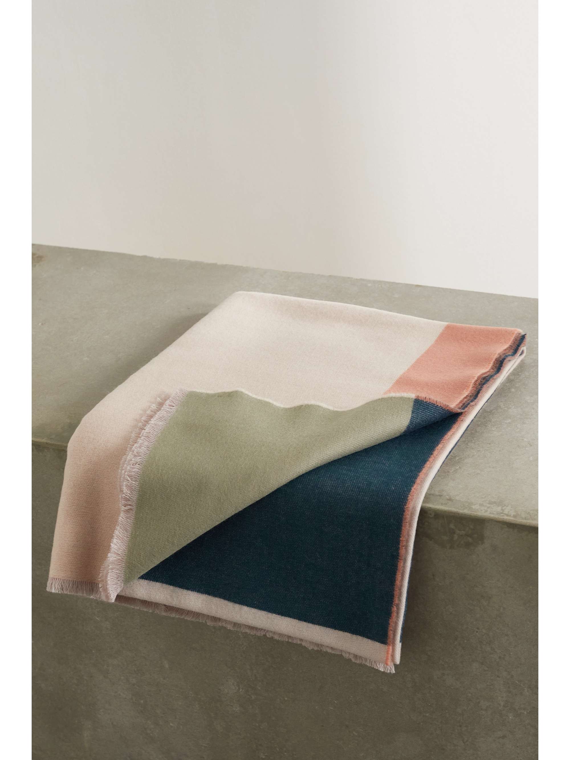 JOHNSTONS OF ELGIN Color-block merino wool throw