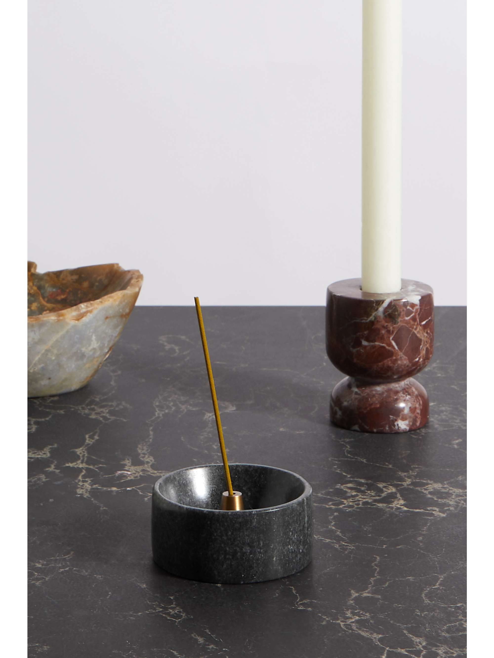 SOHO HOME Ray – Tonka & Florum – Set aus Räucherstäbchen und Halter aus Marmor