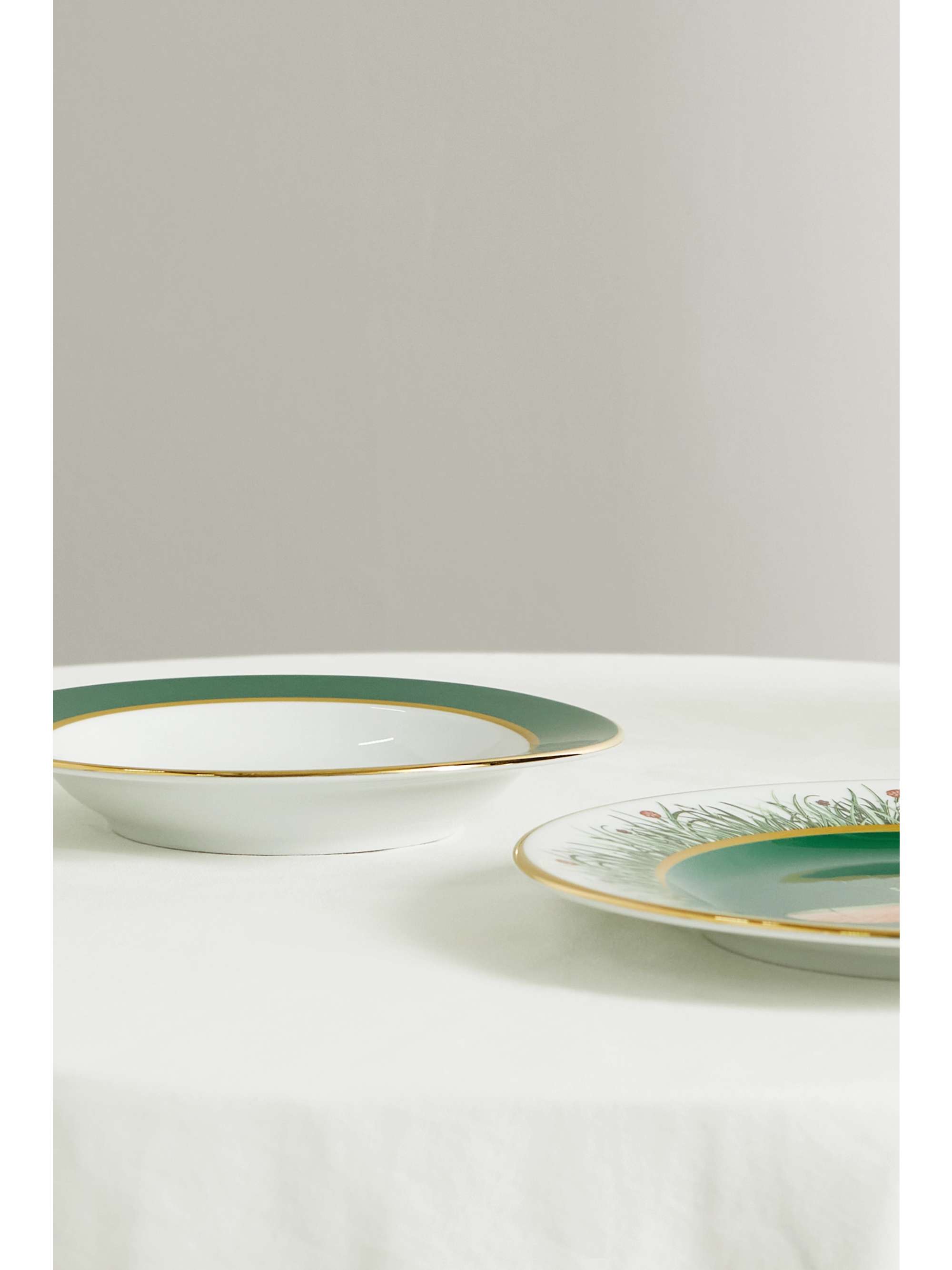 LA DOUBLEJ Gold-plated porcelain soup bowl and dinner plate set