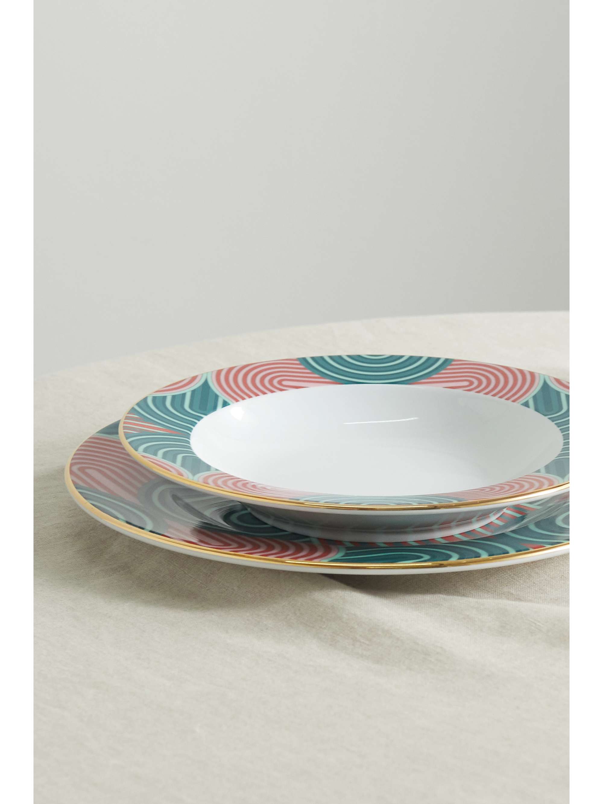 LA DOUBLEJ Gold-plated porcelain soup bowl and dinner plate set