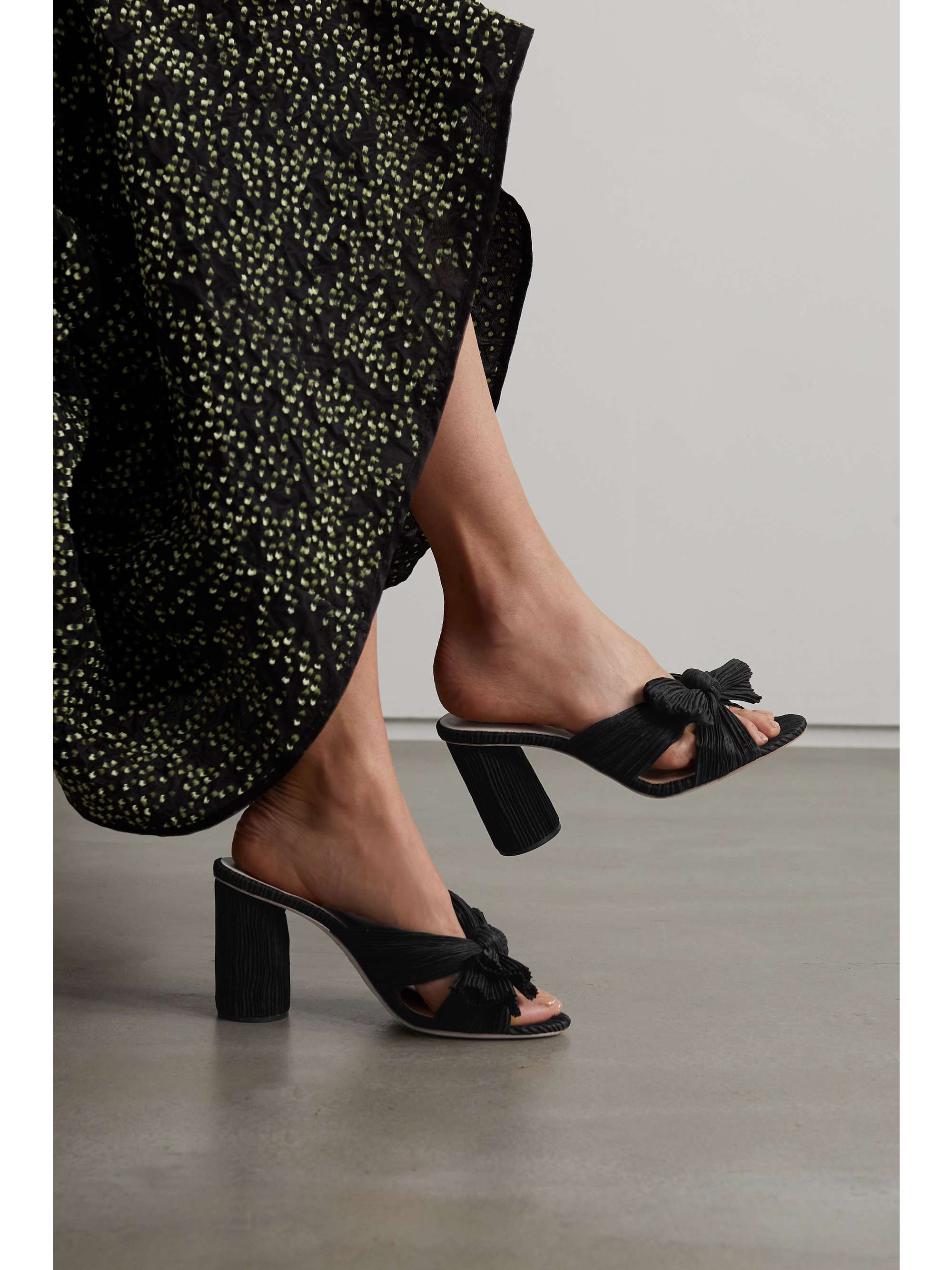LOEFFLER RANDALL Penny 蝴蝶结饰细褶金属丝面料穆勒鞋