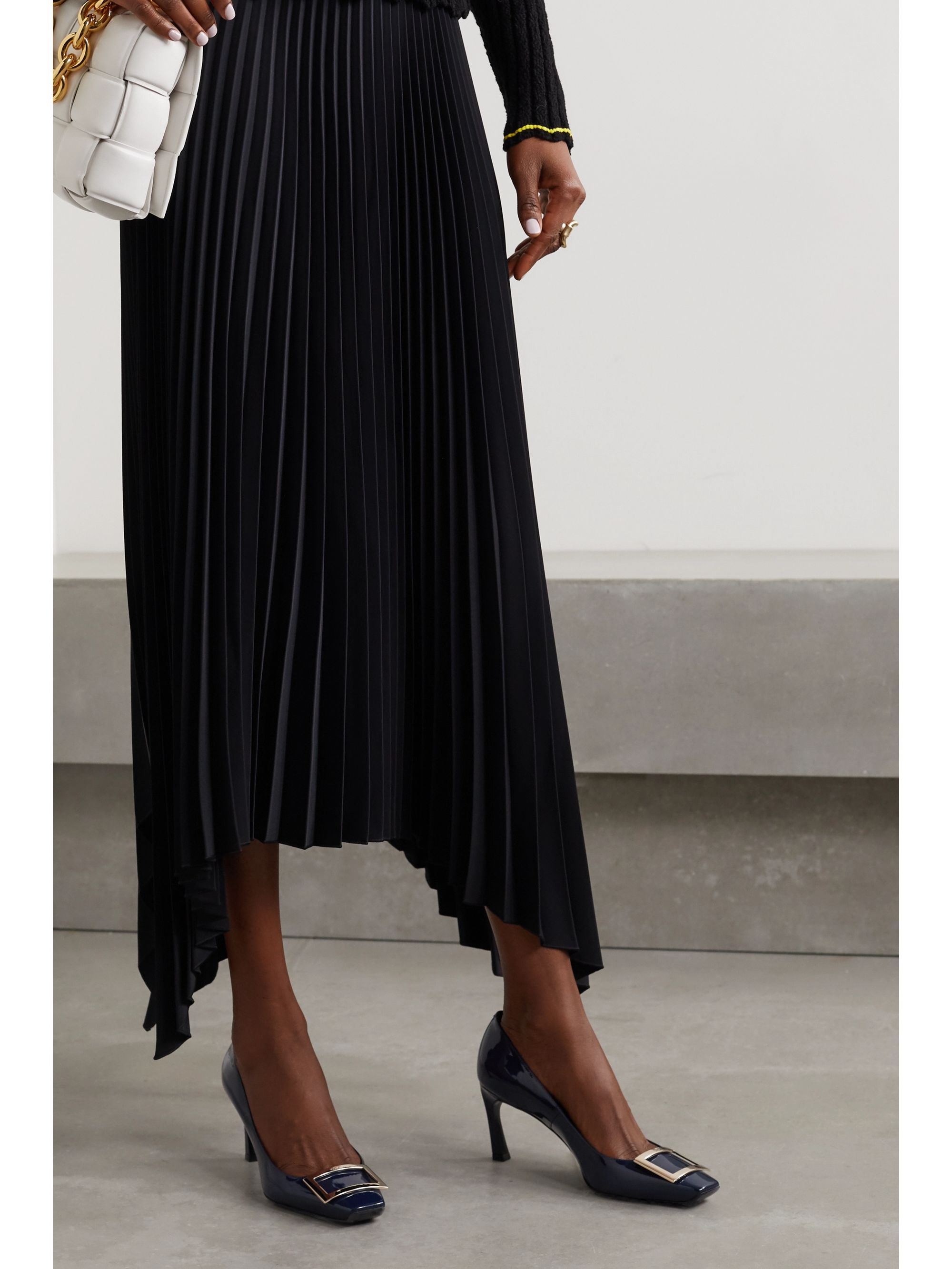 belle vivier trompette pumps in patent leather