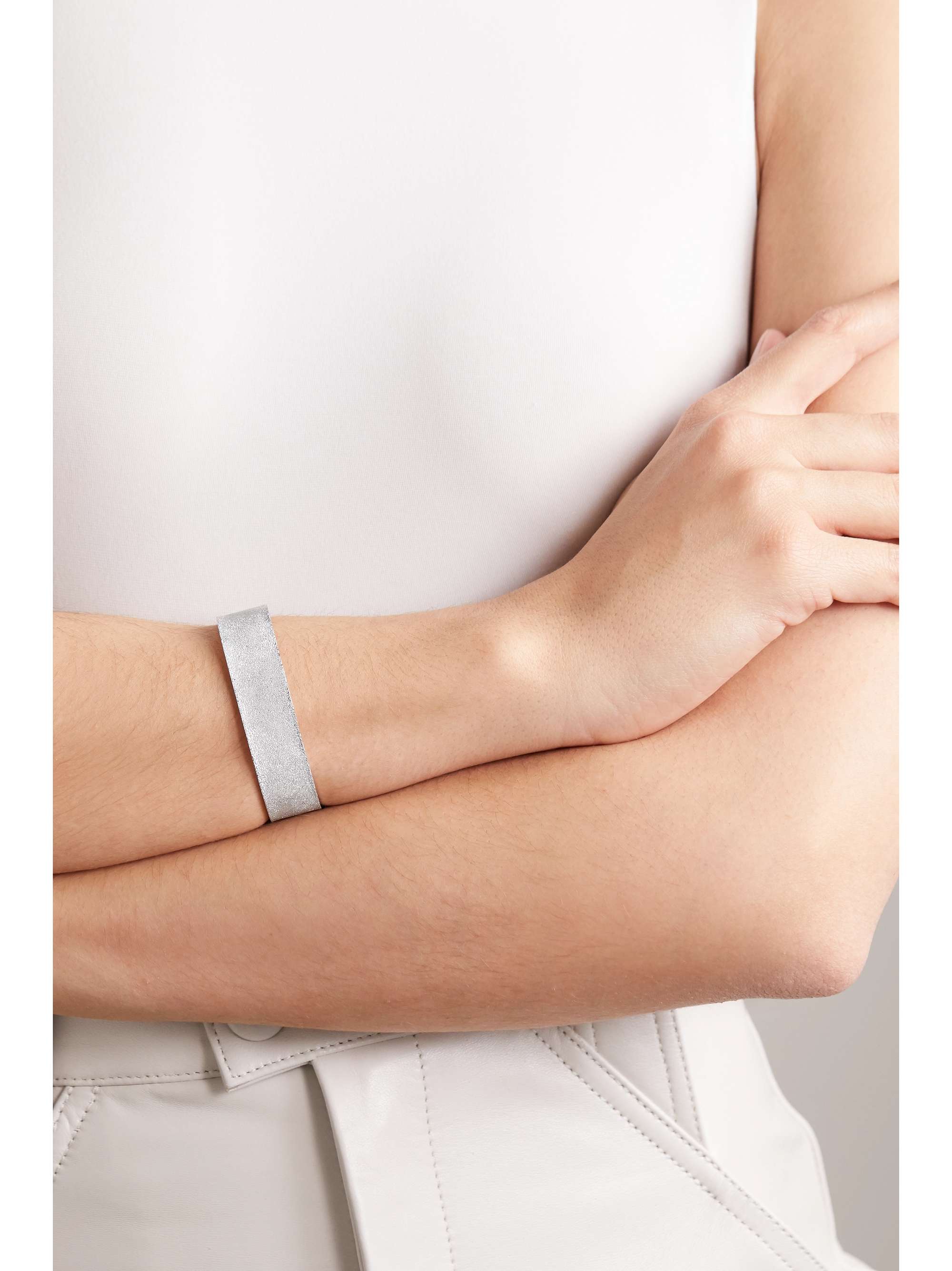 CAROLINA BUCCI Florentine 18-karat white gold cuff