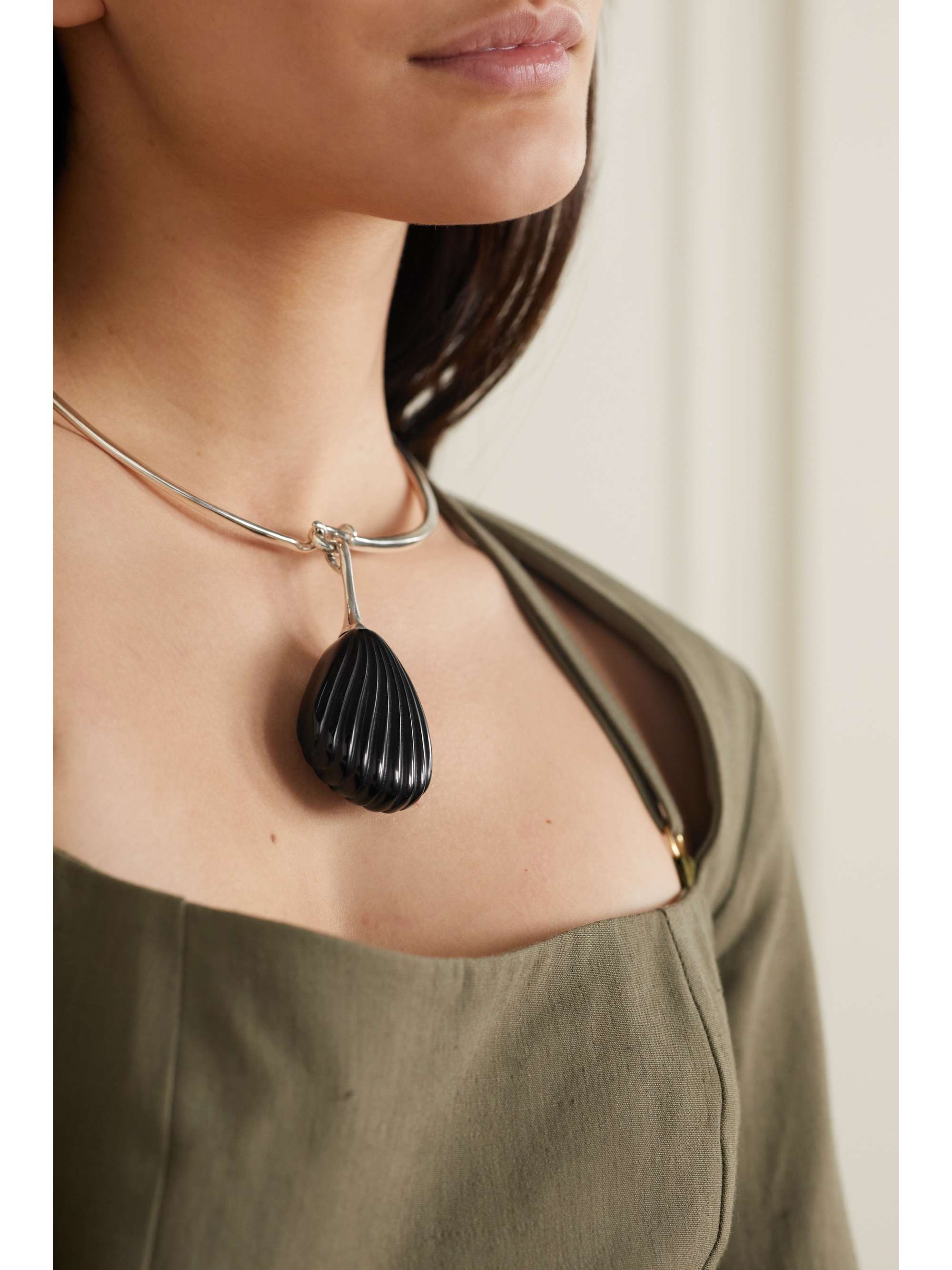 Silver Coquille silver onyx choker 