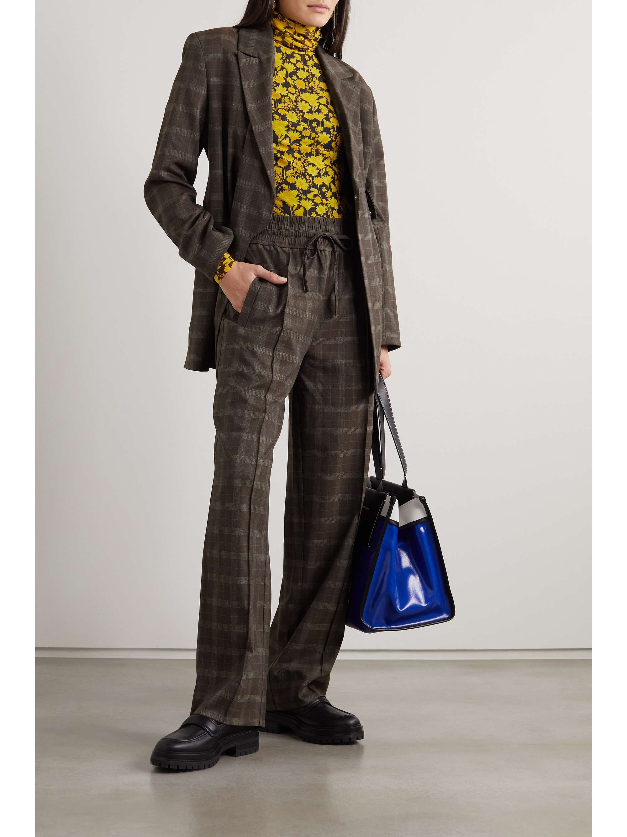 Bộ suit của GANNI 