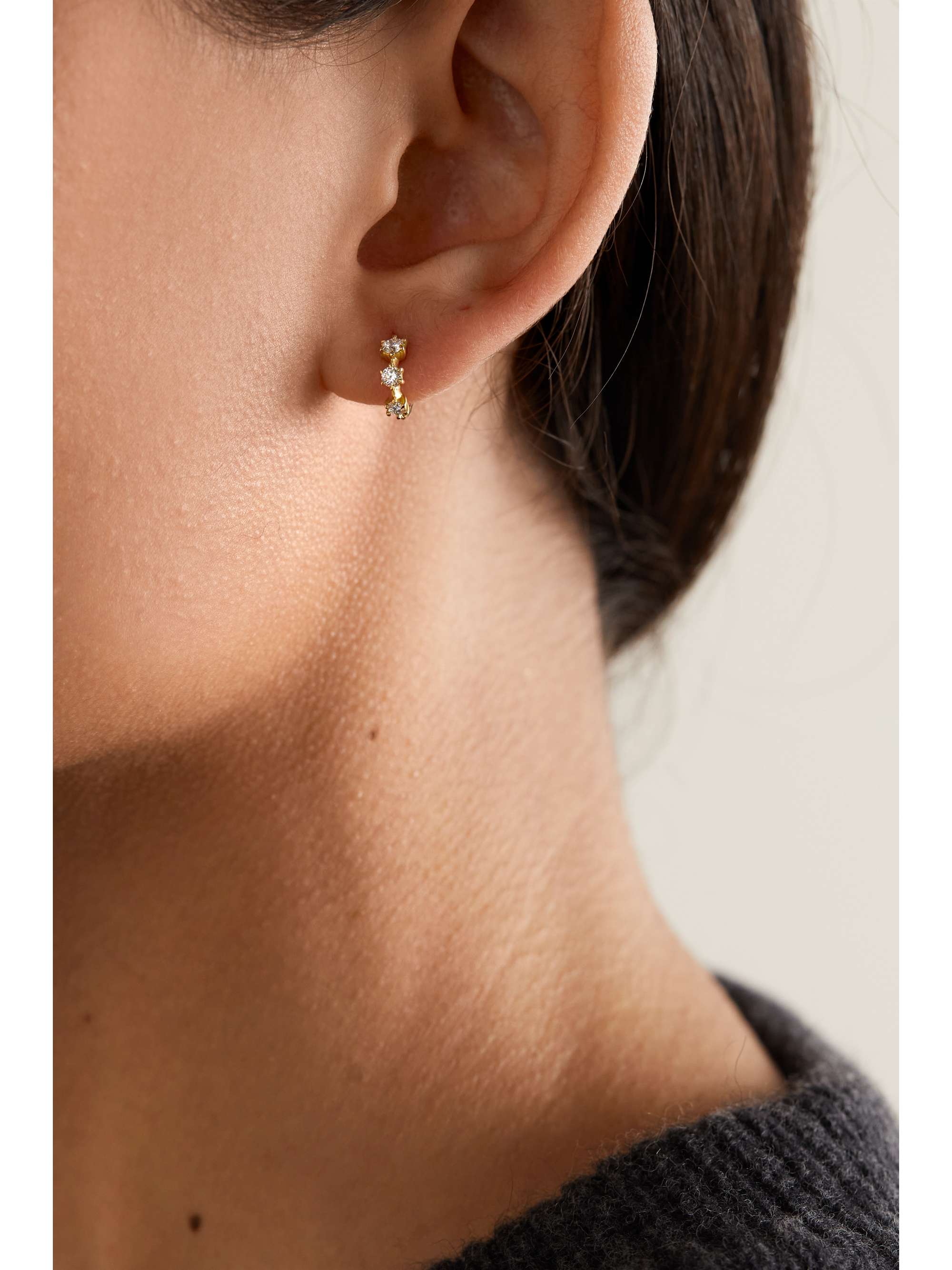 JADE TRAU Kismet mini Creolen aus 18 Karat Gold mit Diamanten