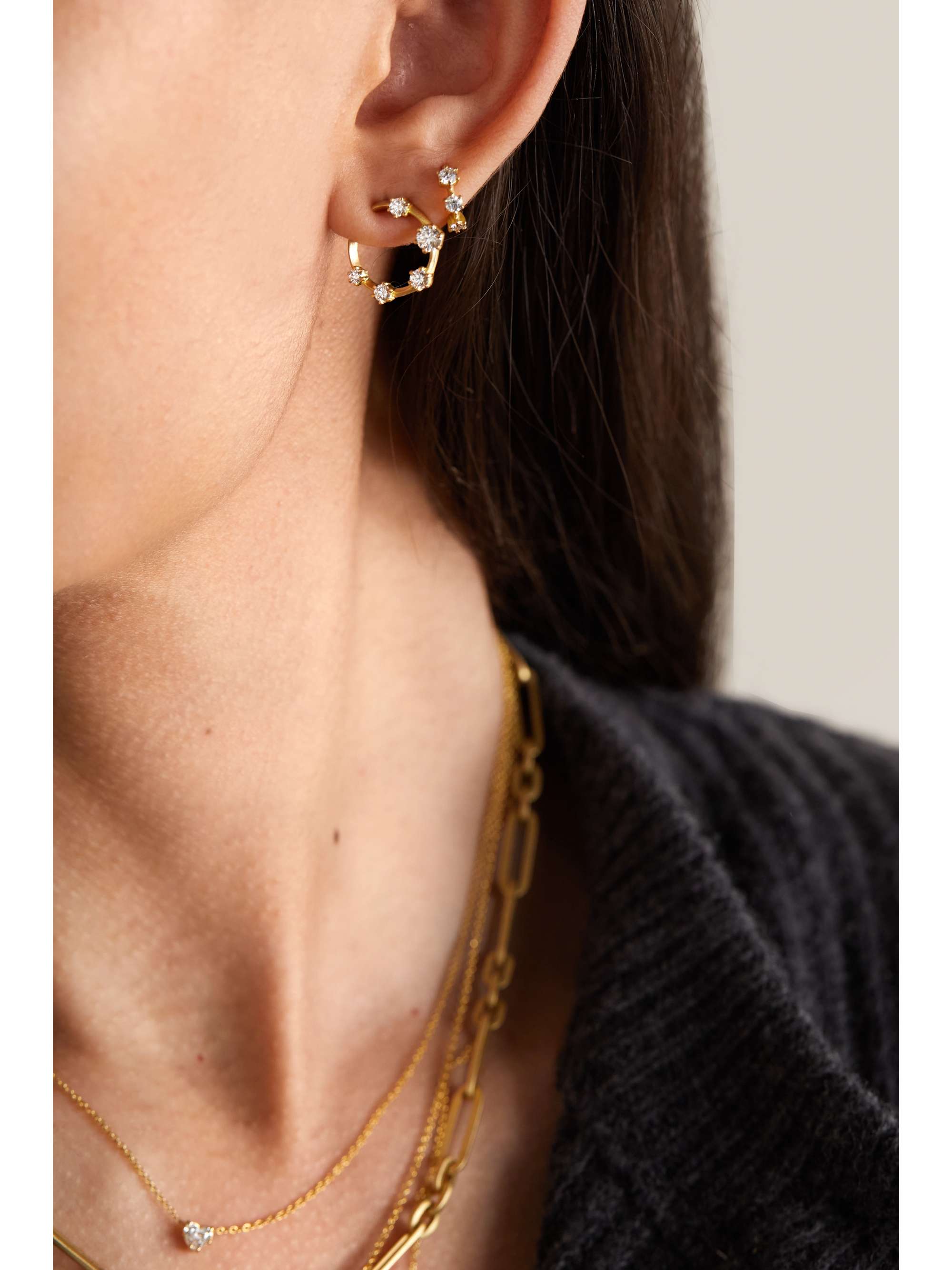 JADE TRAU Kismet mini Creolen aus 18 Karat Gold mit Diamanten