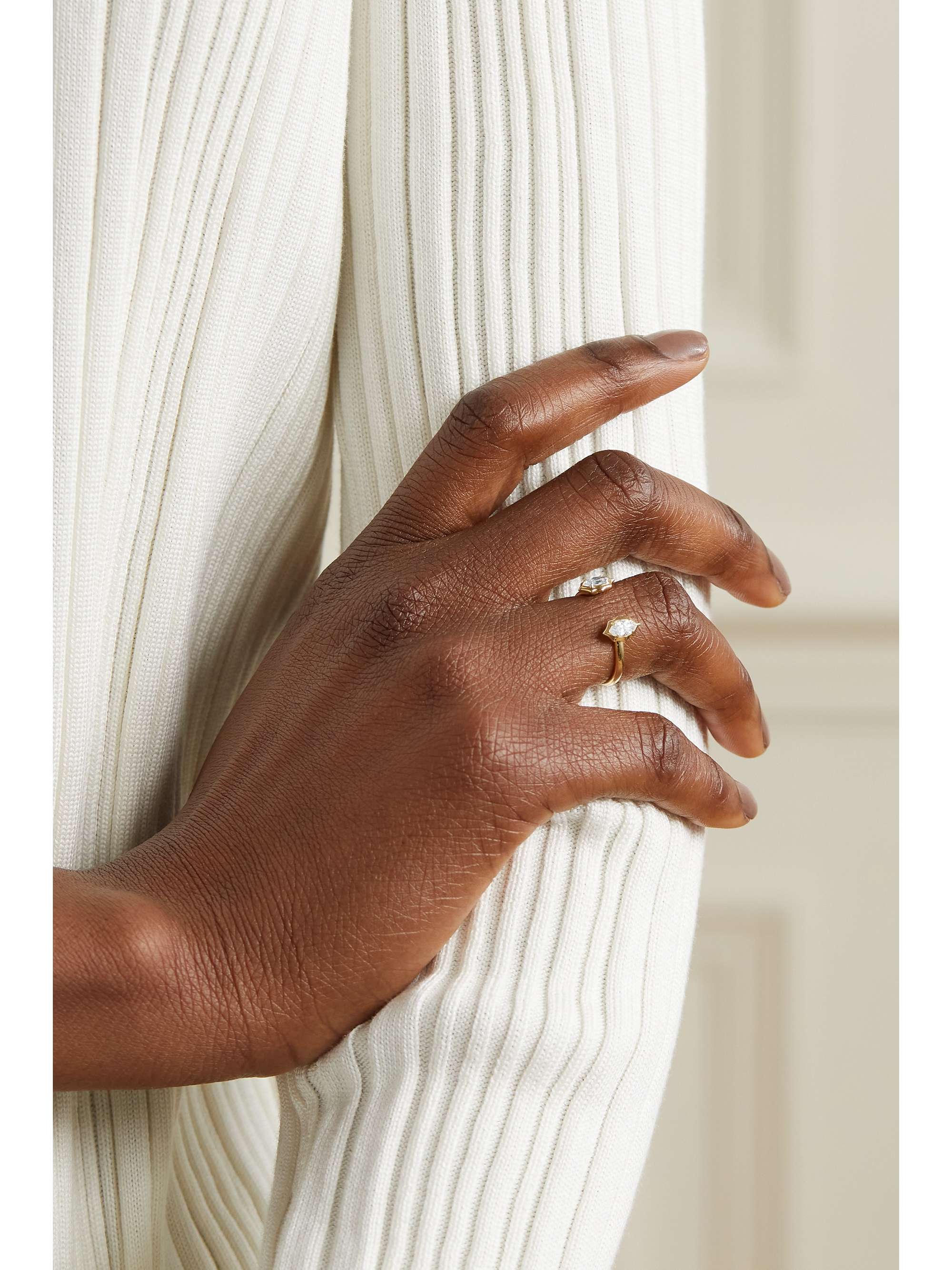 JADE TRAU Maverick Ring aus 18 Karat Gold mit Diamanten