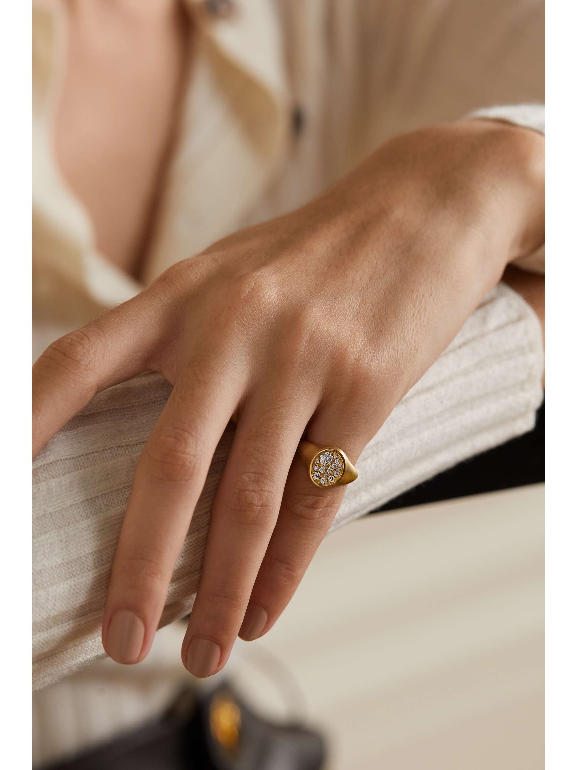 JADE TRAU Ring aus 18 Karat Gold mit Diamanten