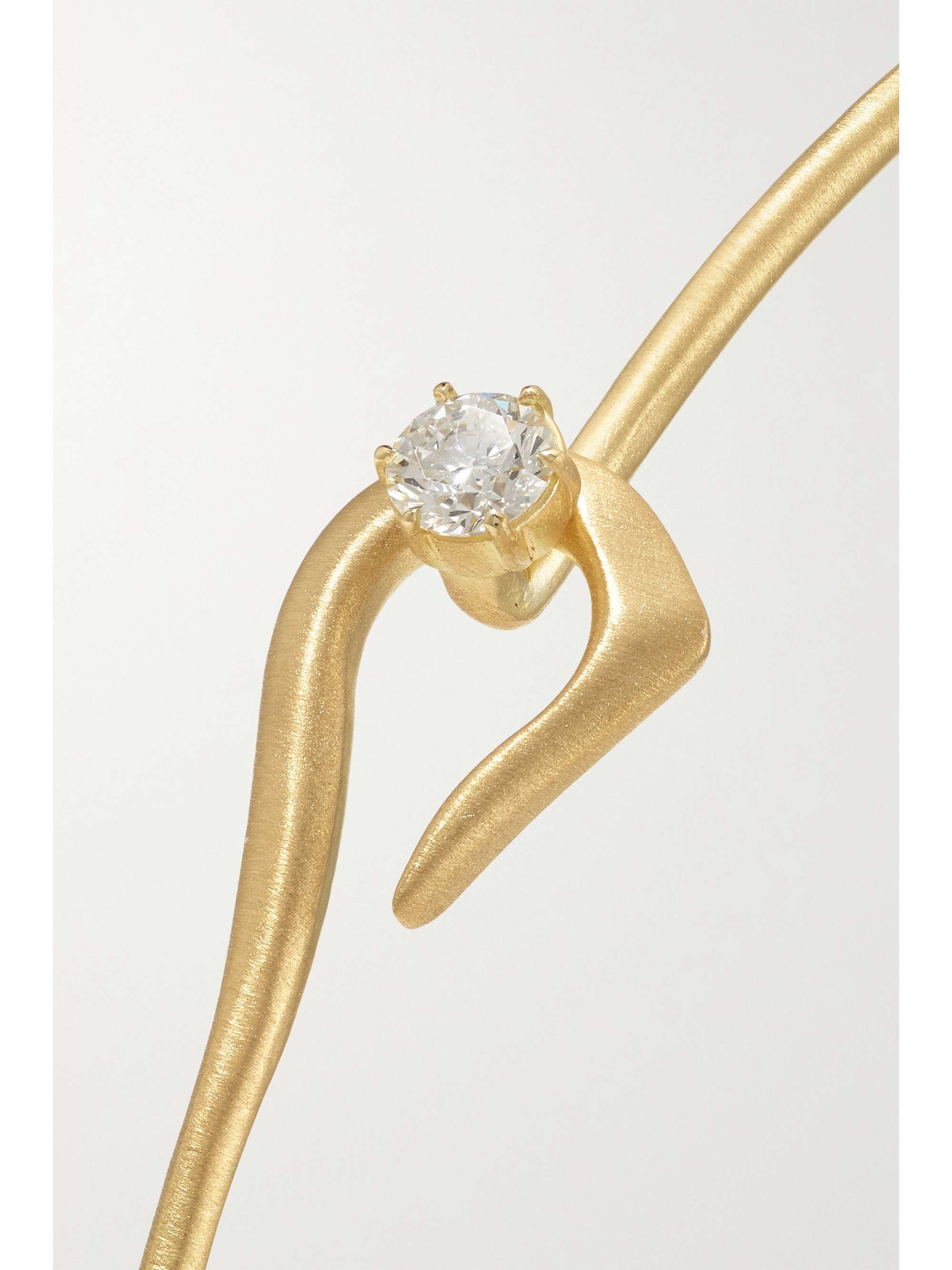 JADE TRAU Penelope Armreif aus 18 Karat Gold mit Diamant