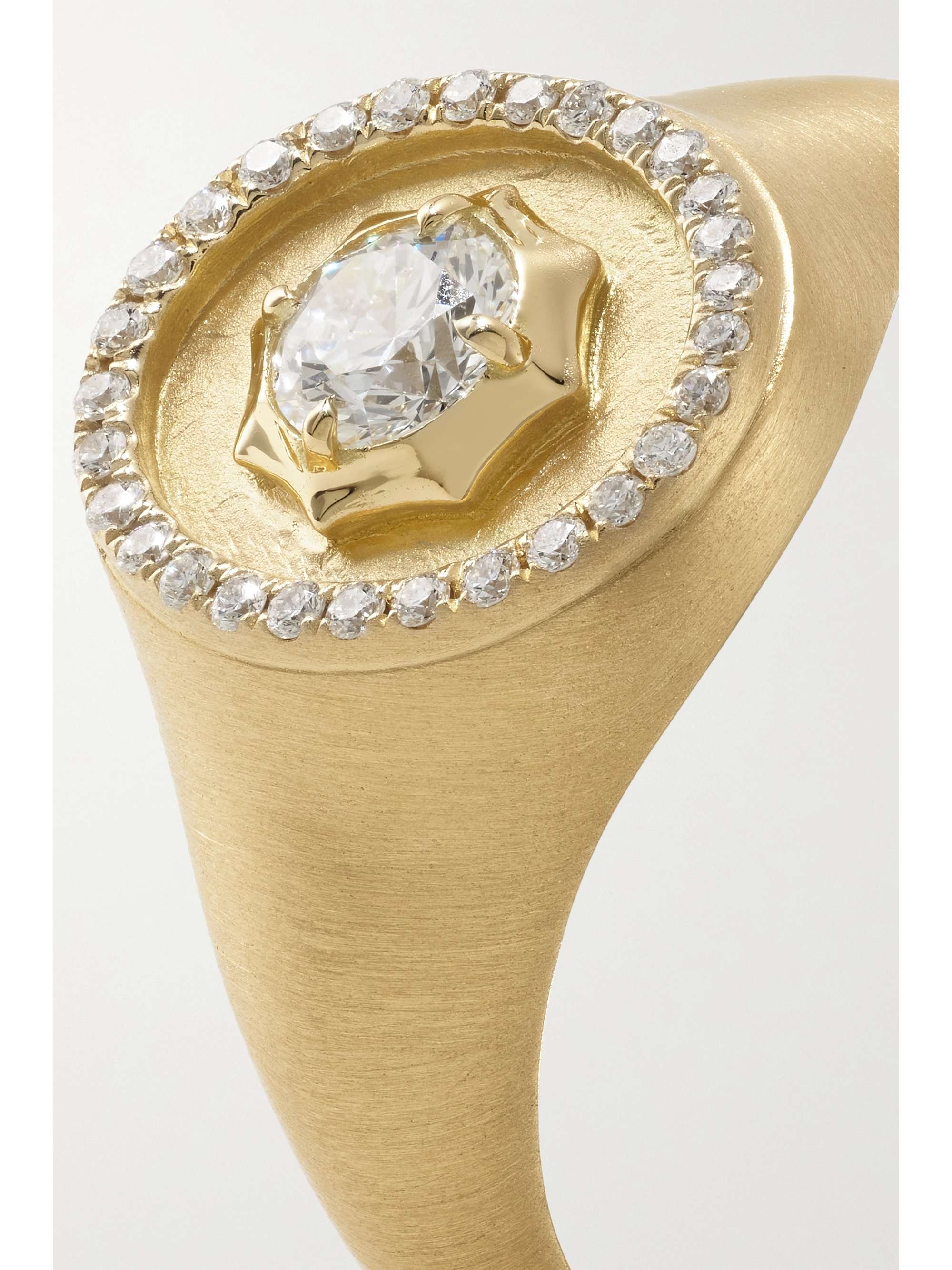 JADE TRAU Sophisticate Ring aus 18 Karat Gold mit Diamanten
