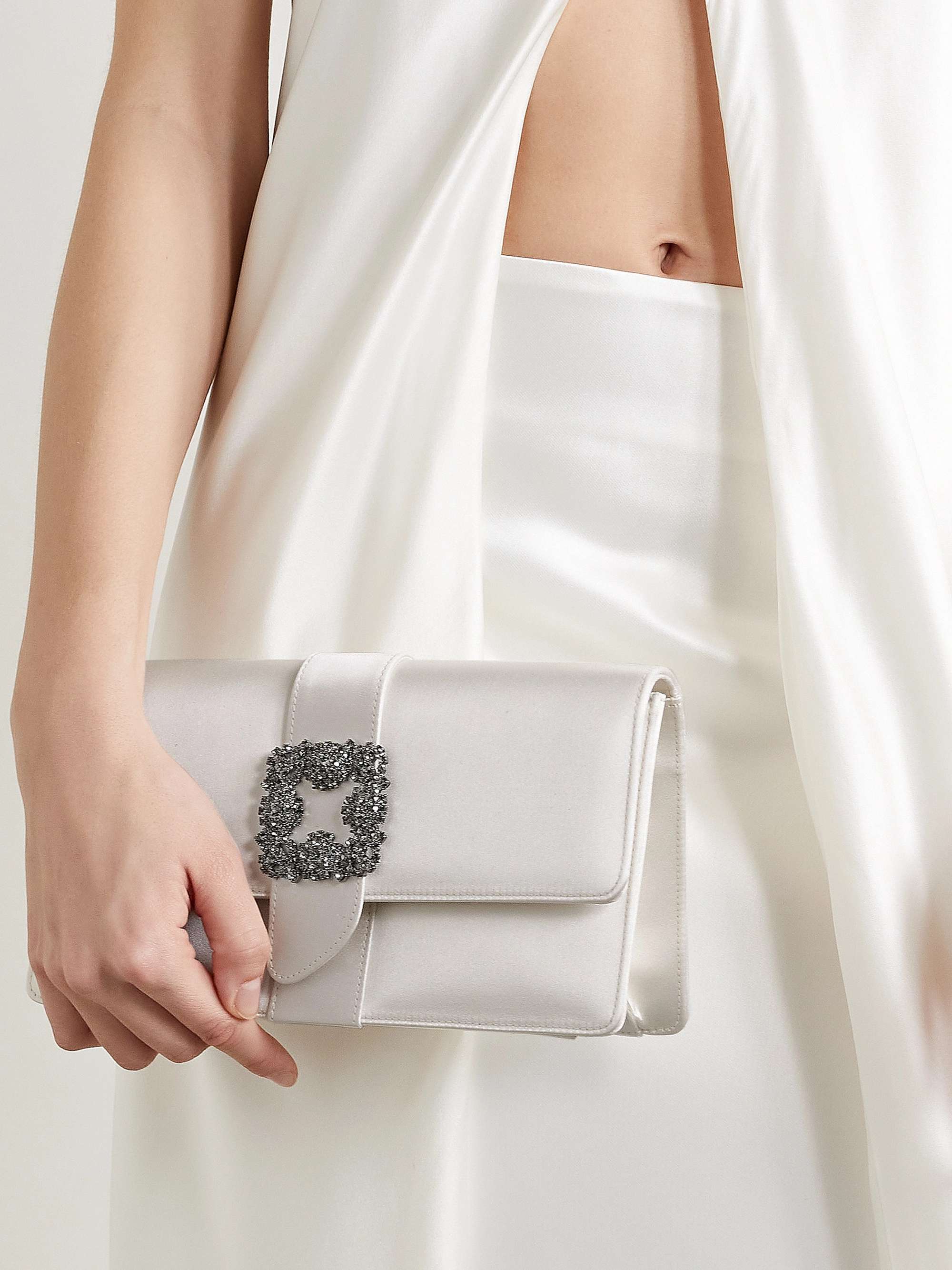 MANOLO BLAHNIK Capri Clutch aus Samt mit Satinbesatz und Kristallen