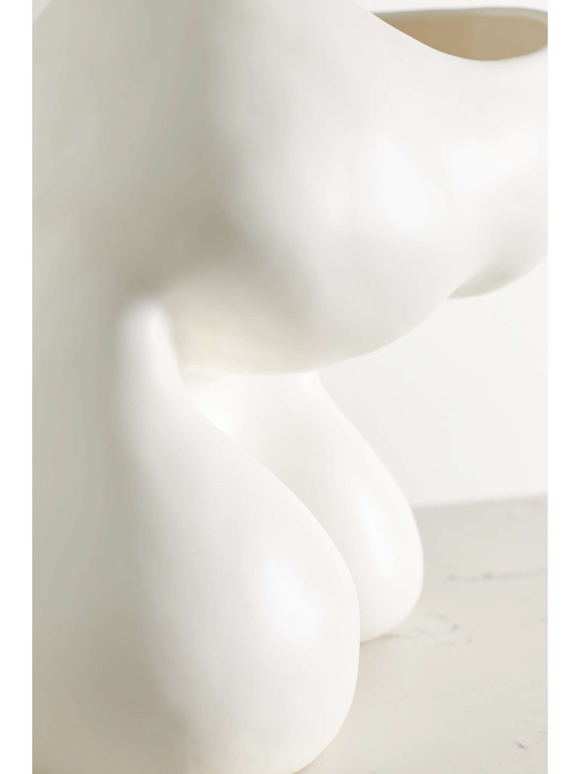 .A. MEN. Luminous Beings 01: Hikaris 陶制雕塑