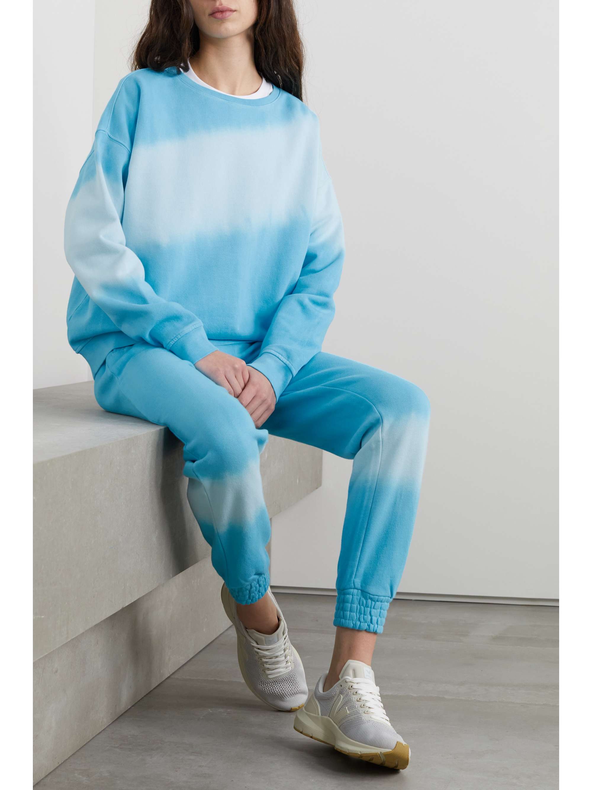 THE UPSIDE Montay Alena Oversized-Sweatshirt aus Baumwollfrottee mit Batikmuster