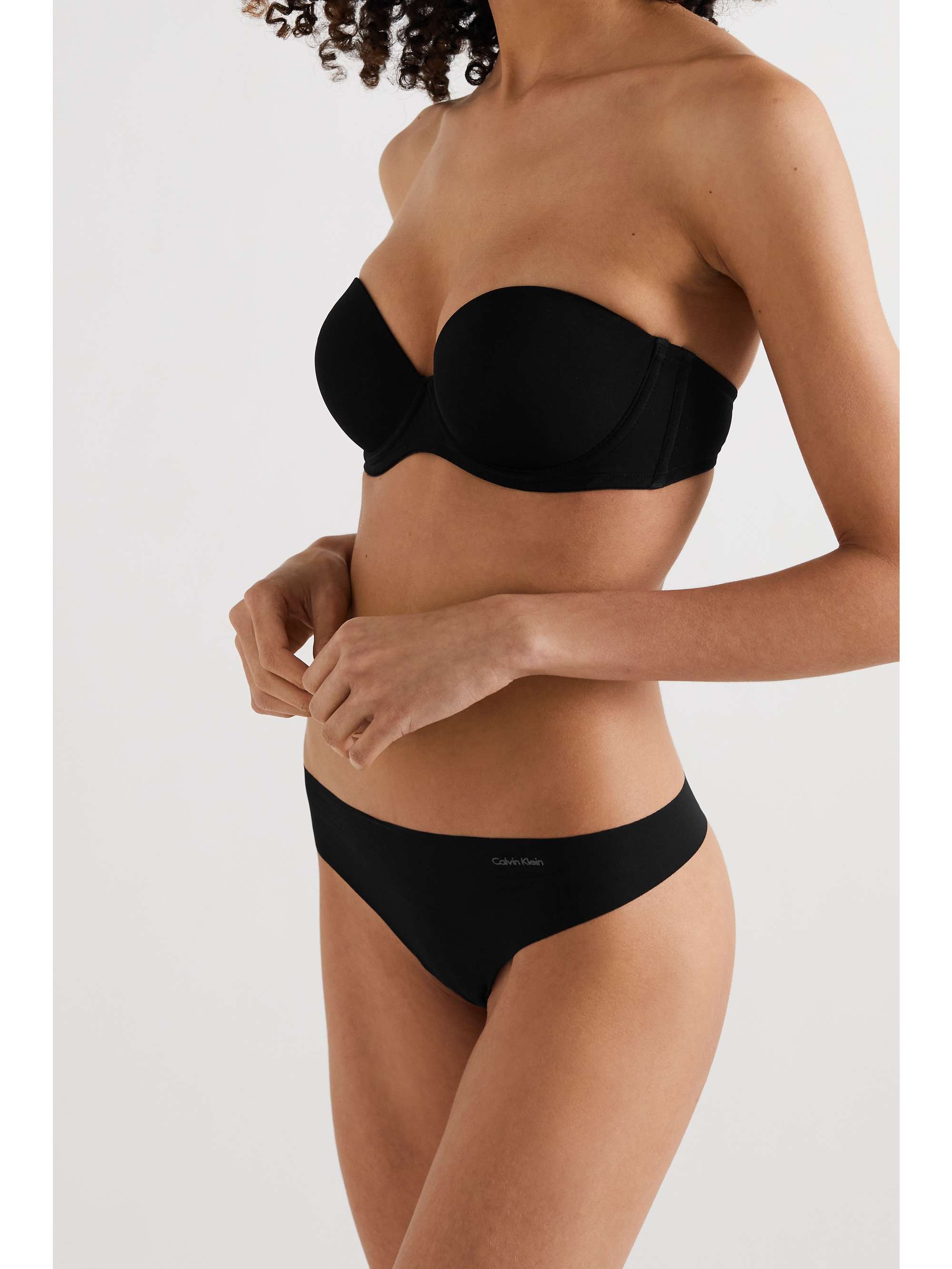 Black Perfectly Fit padded strapless bra | CALVIN KLEIN UNDERWEAR |  NET-A-PORTER