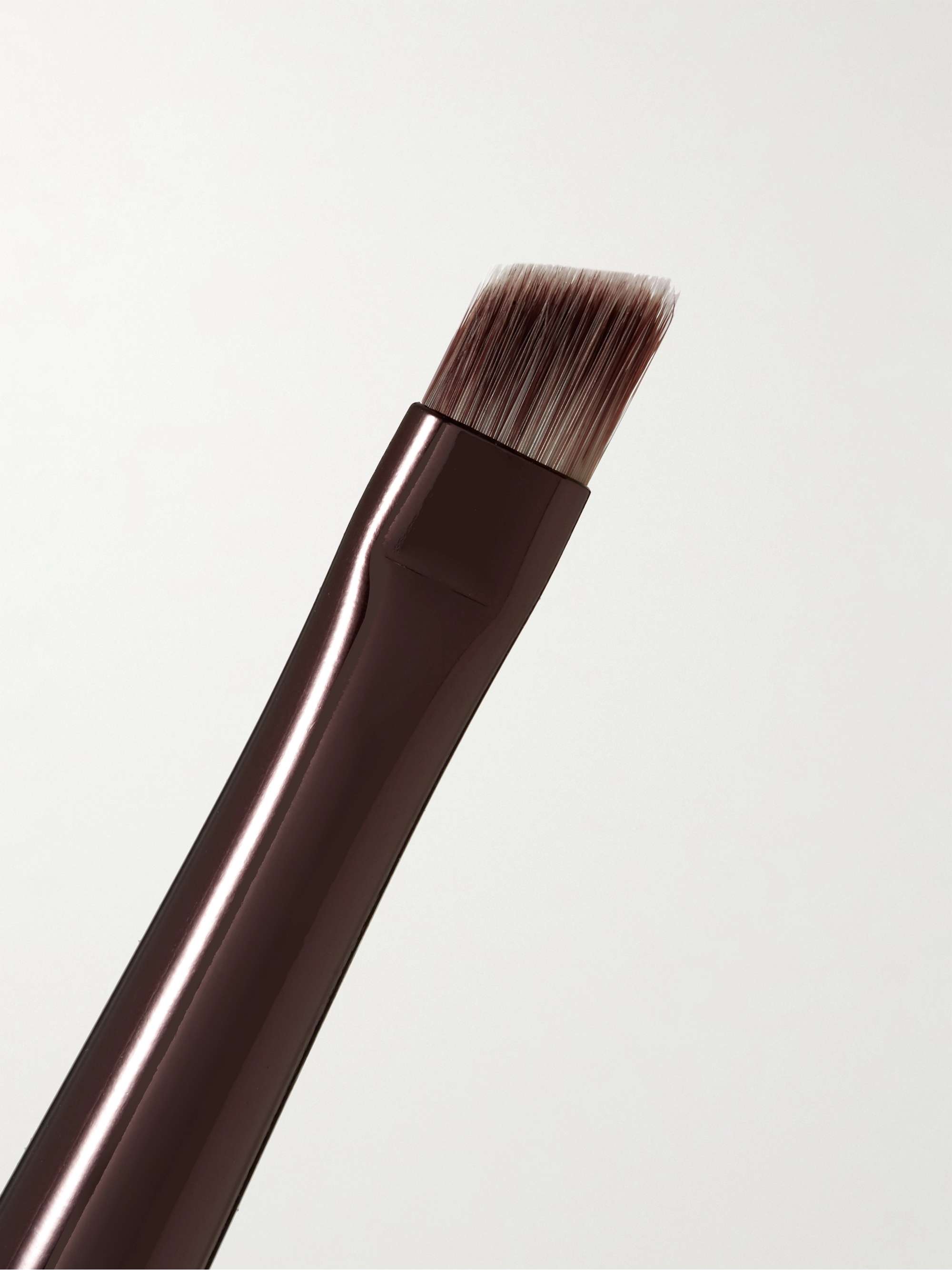 HOURGLASS Nº 10 Angled Liner Brush