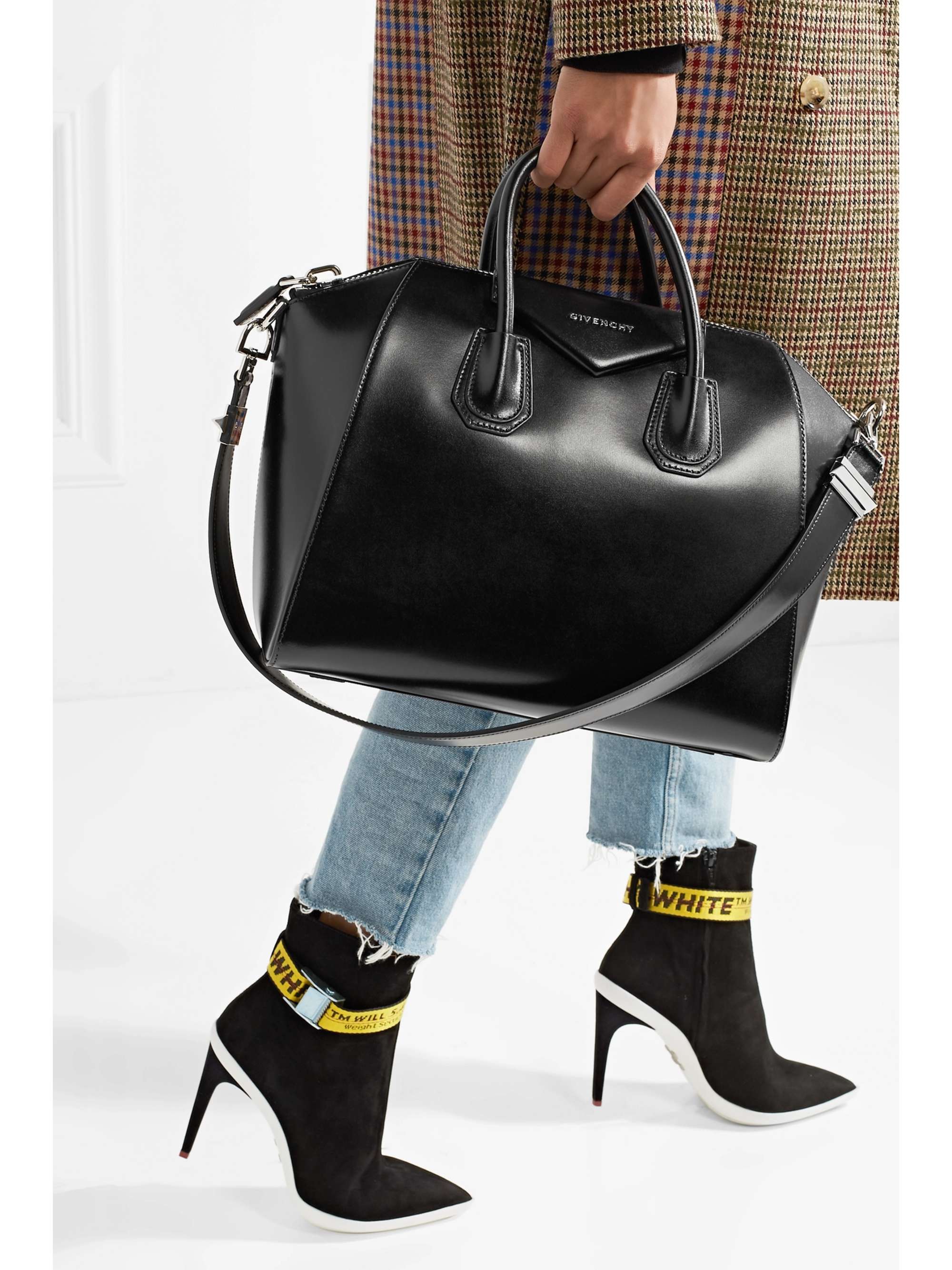 Antigona Medium Leather Tote in Black - Givenchy