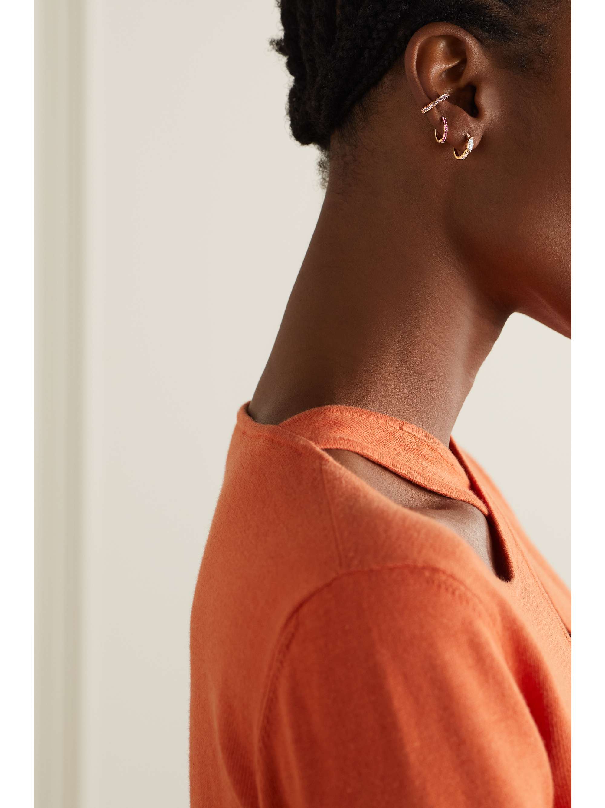 ANITA KO Ear Cuff aus 18 Karat Roségold mit Saphiren