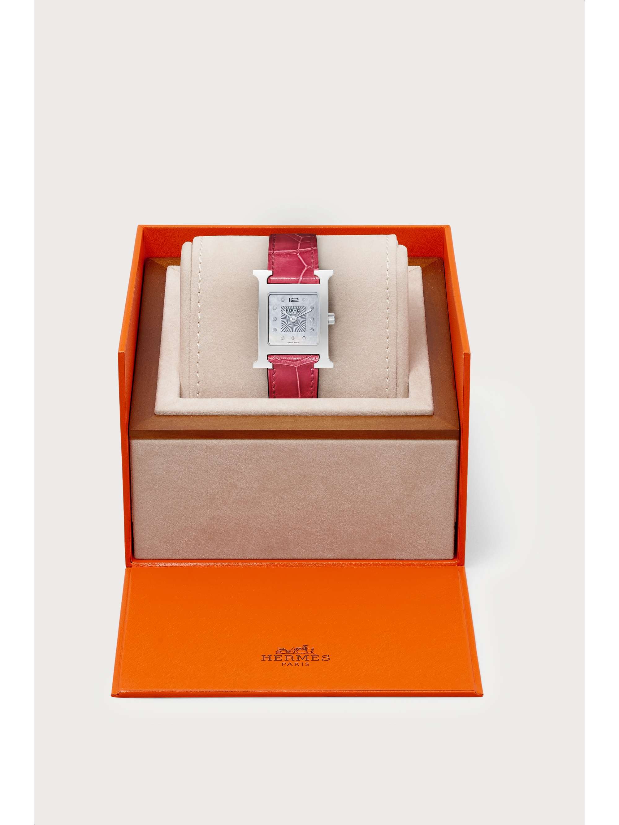 HERMÈS TIMEPIECES Heure H 21 毫米精钢、钻石、珍珠母小号腕表（短吻鳄鱼皮表带）