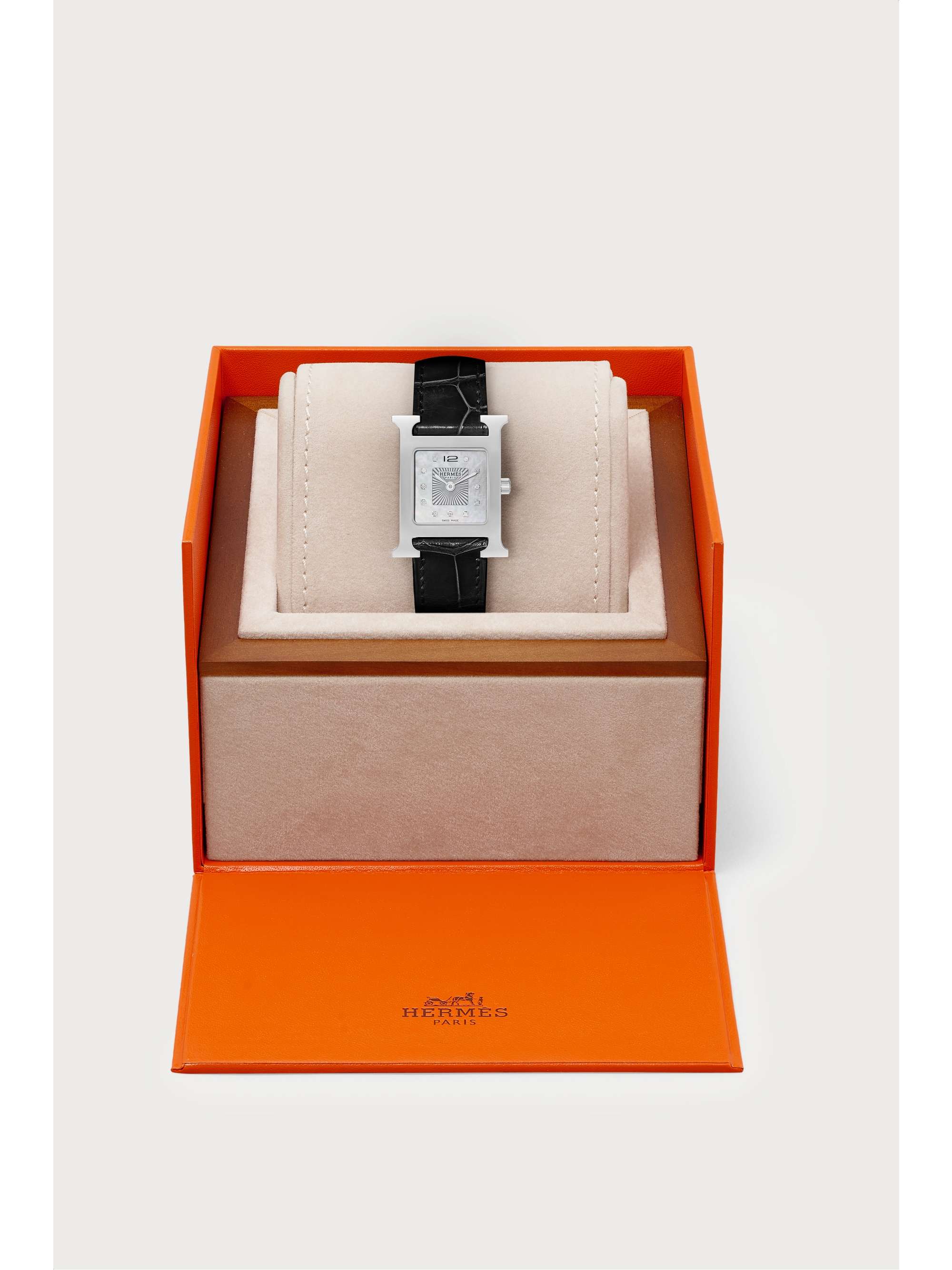 HERMÈS TIMEPIECES Heure H 26mm stainless steel, alligator, diamond and mother-of-pearl watch