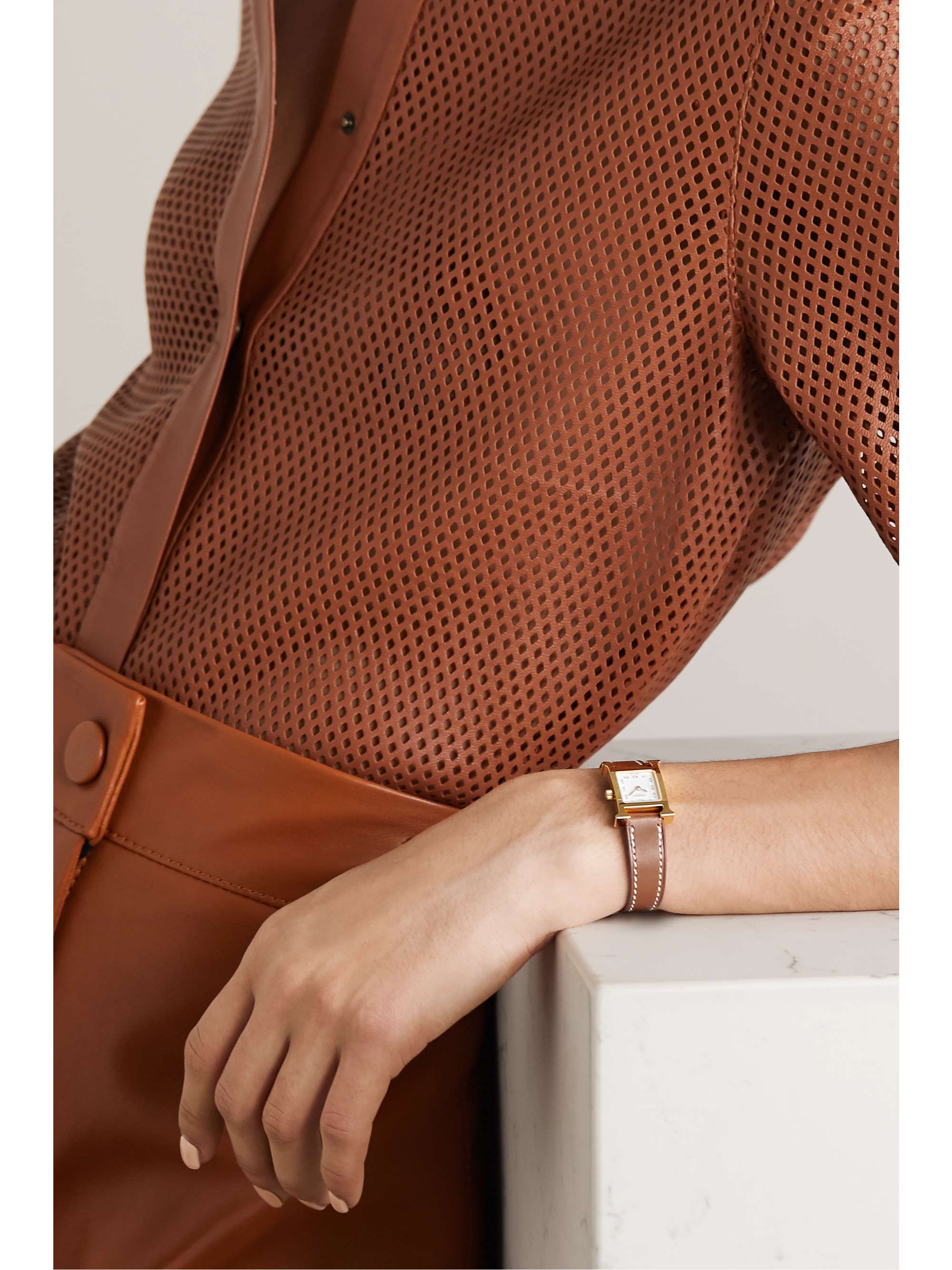 HERMÈS TIMEPIECES Heure H 17,2 mm sehr kleine vergoldete Uhr mit Lederarmband
