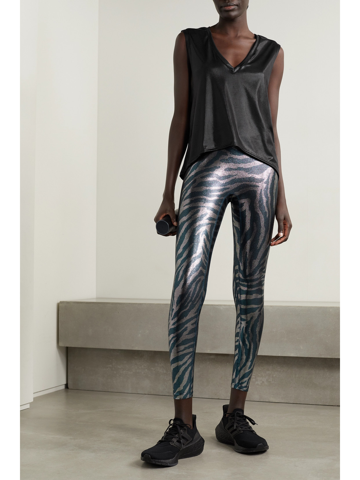 Heroine Sport Mercury Metallic Stretch Tank In Black