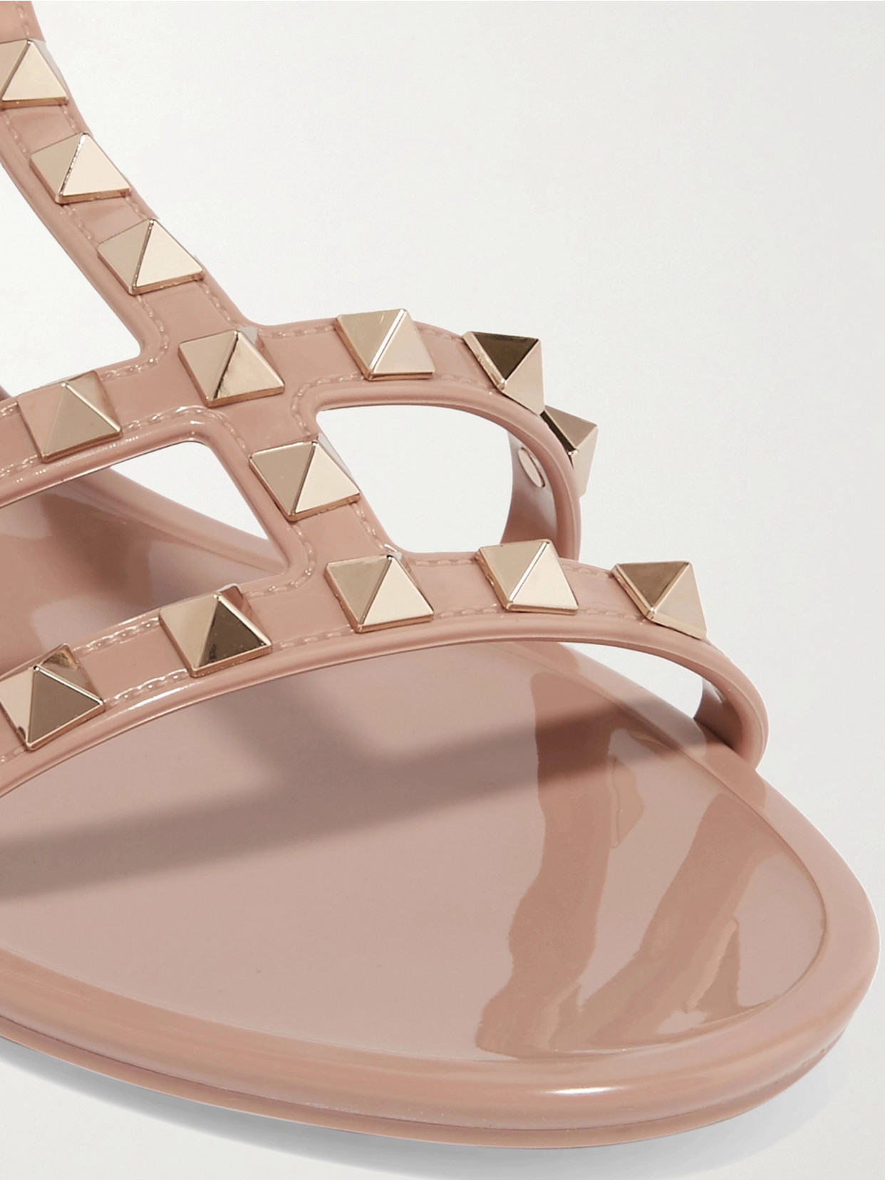 Valentino Rockstud Rubber Sandals In Pink