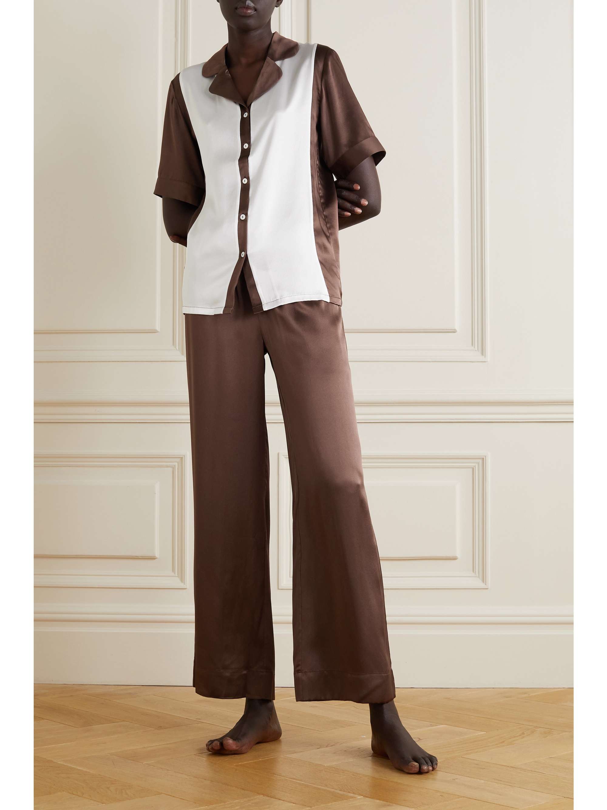 Bộ pajama của Maison Essentiele - Mặc đồ ngủ ra đường