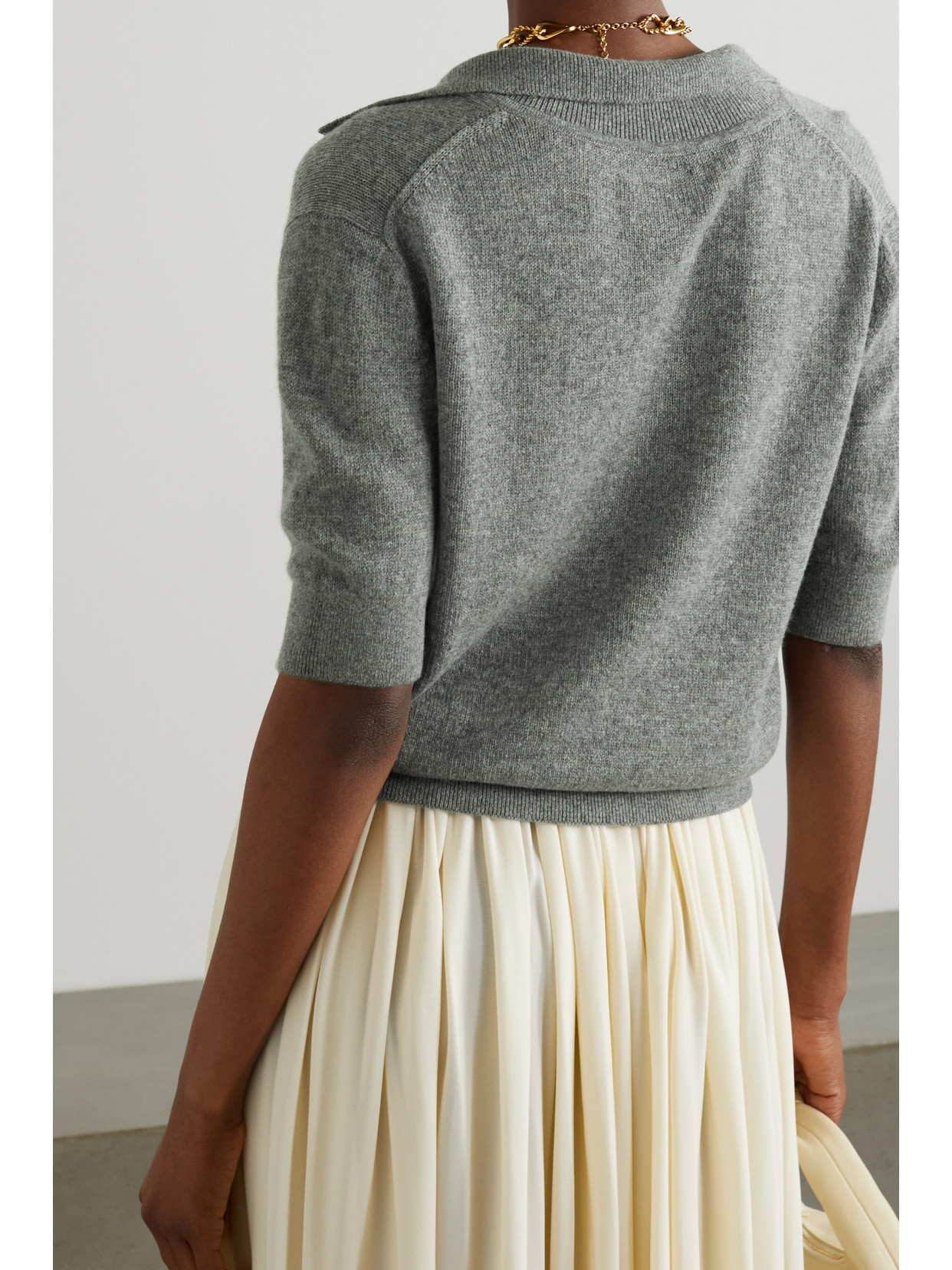 Khaite Shrunken Jo Cashmere-blend Polo Sweater In Gray