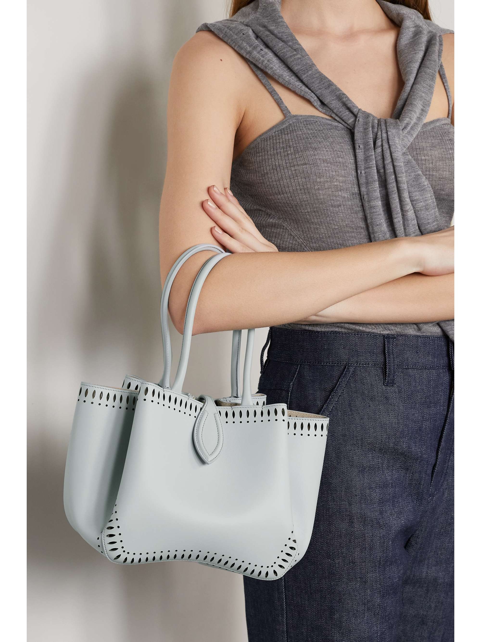 ALAÏA Angèle 20 XS Tote aus lasergeschnittenem Leder
