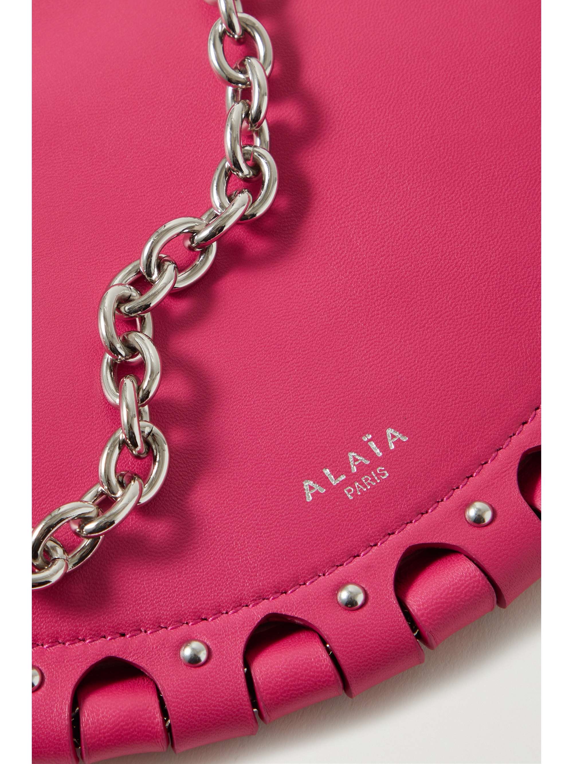 ALAÏA Demi Lune Schultertasche aus Kalbshaar mit Leopardenprint