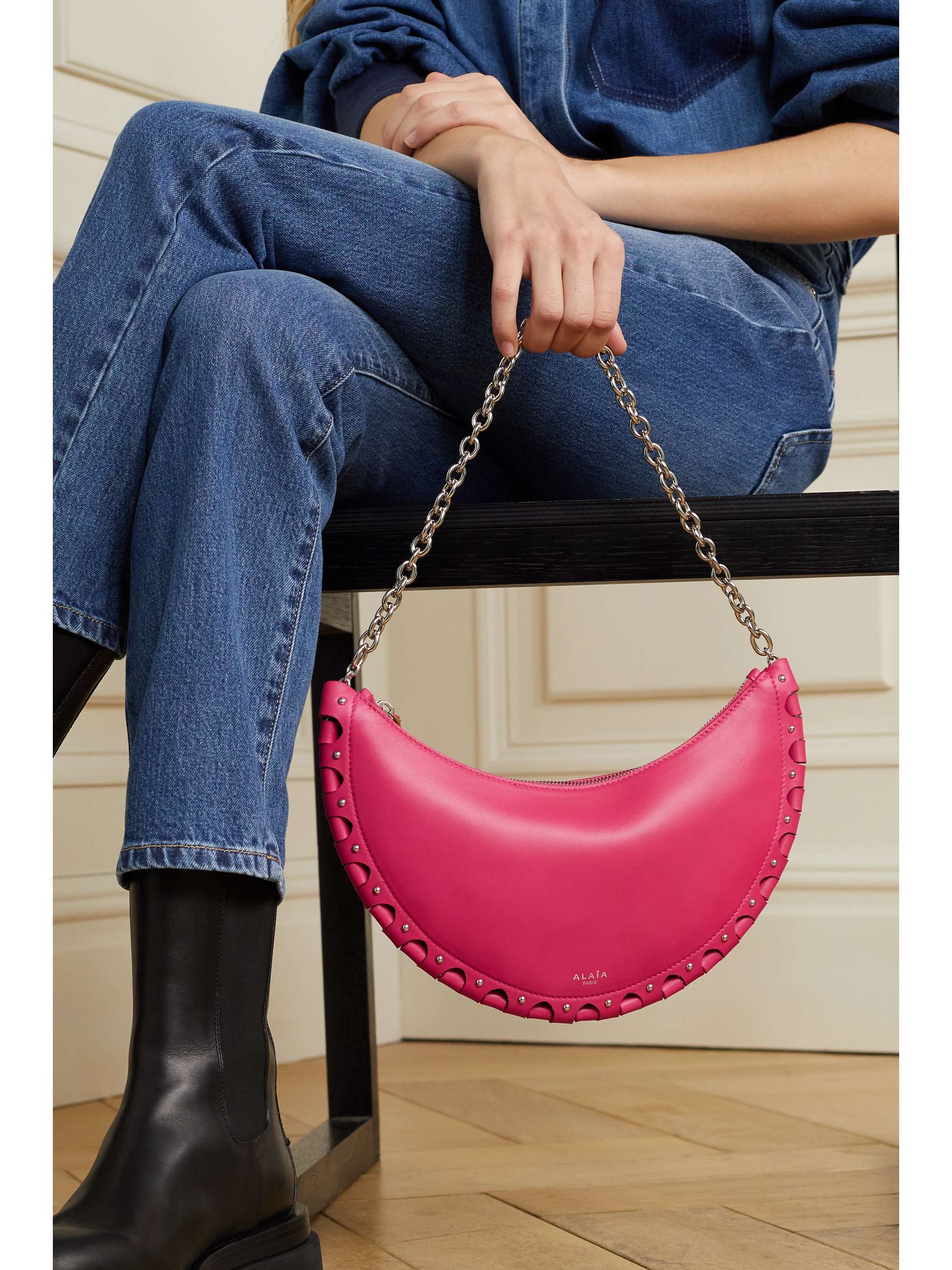 ALAÏA Demi Lune Schultertasche aus Kalbshaar mit Leopardenprint