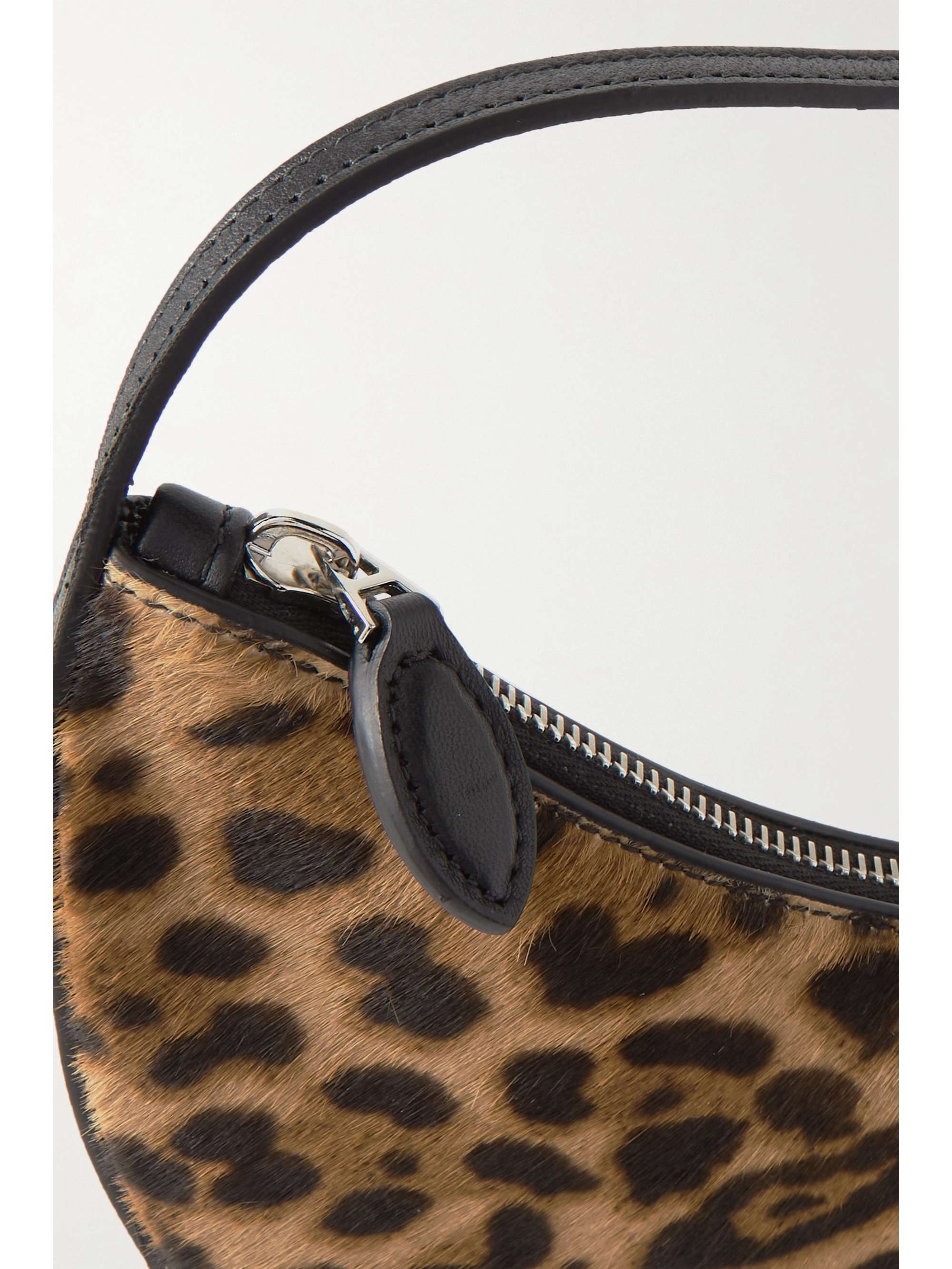 ALAÏA Sac porté épaule en façon poulain à imprimé léopard Demi Lune