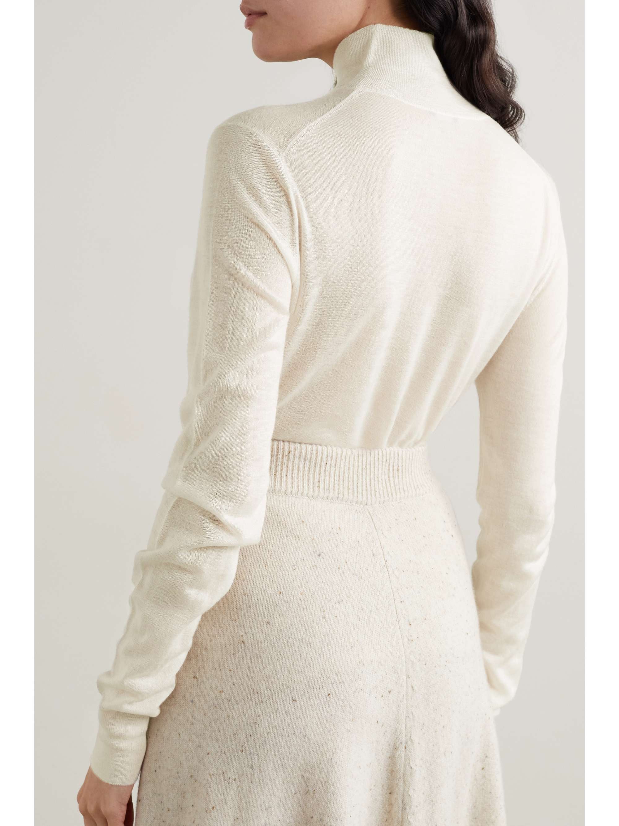 JOSEPH Cashmere turtleneck sweater
