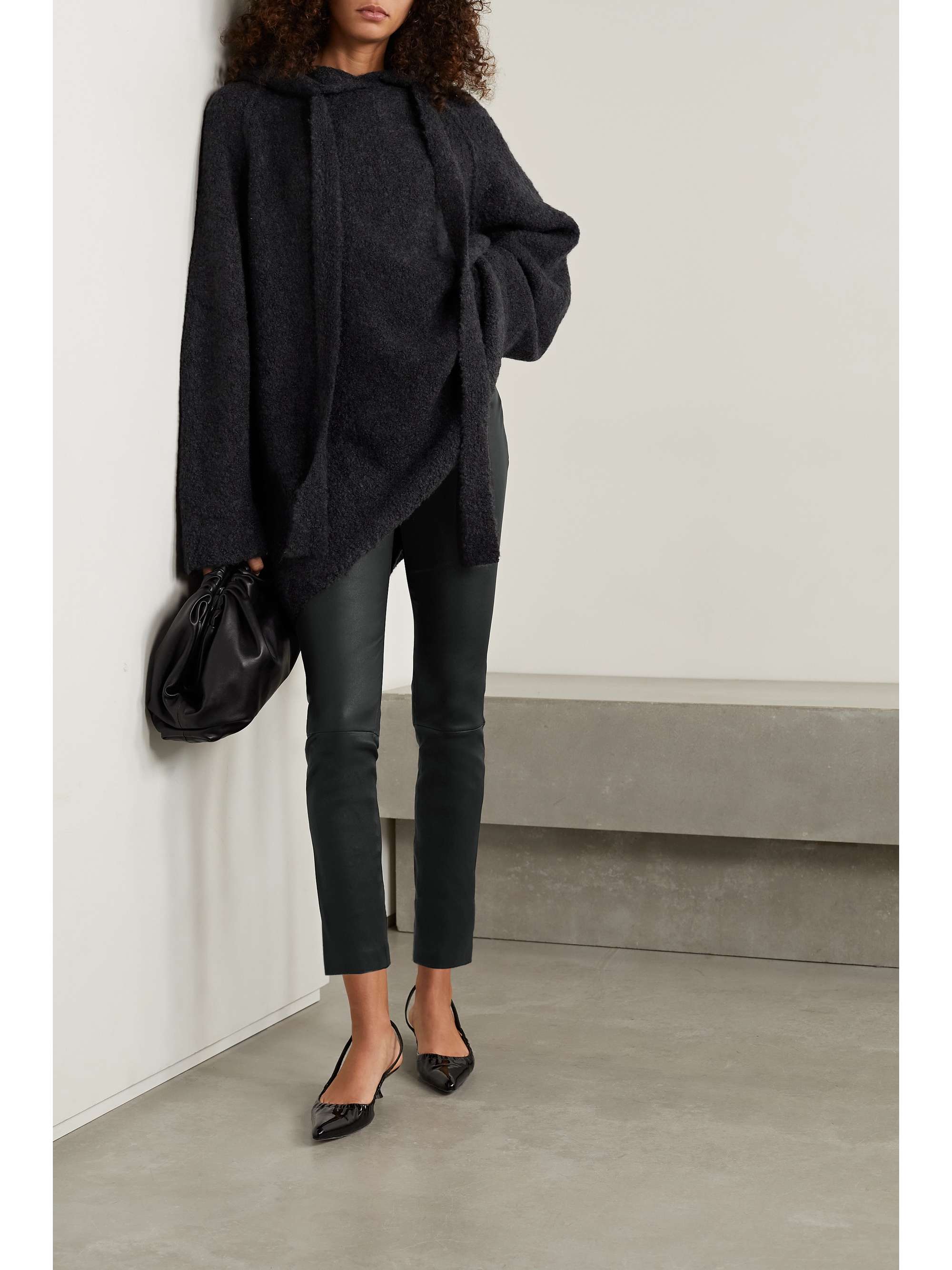 Black Cropped leather leggings | THEORY 