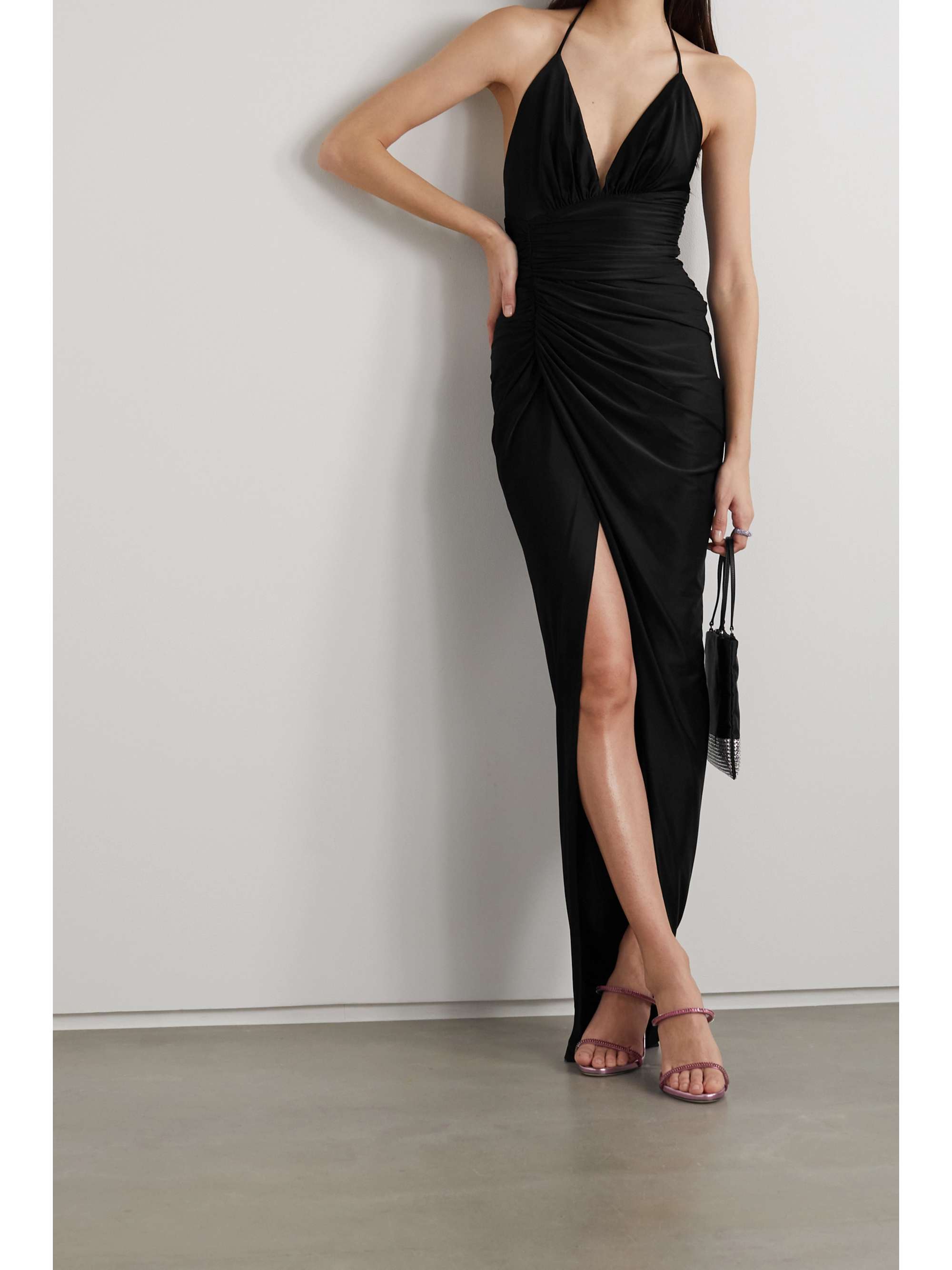 Váy đen của Alexandre Vauthier