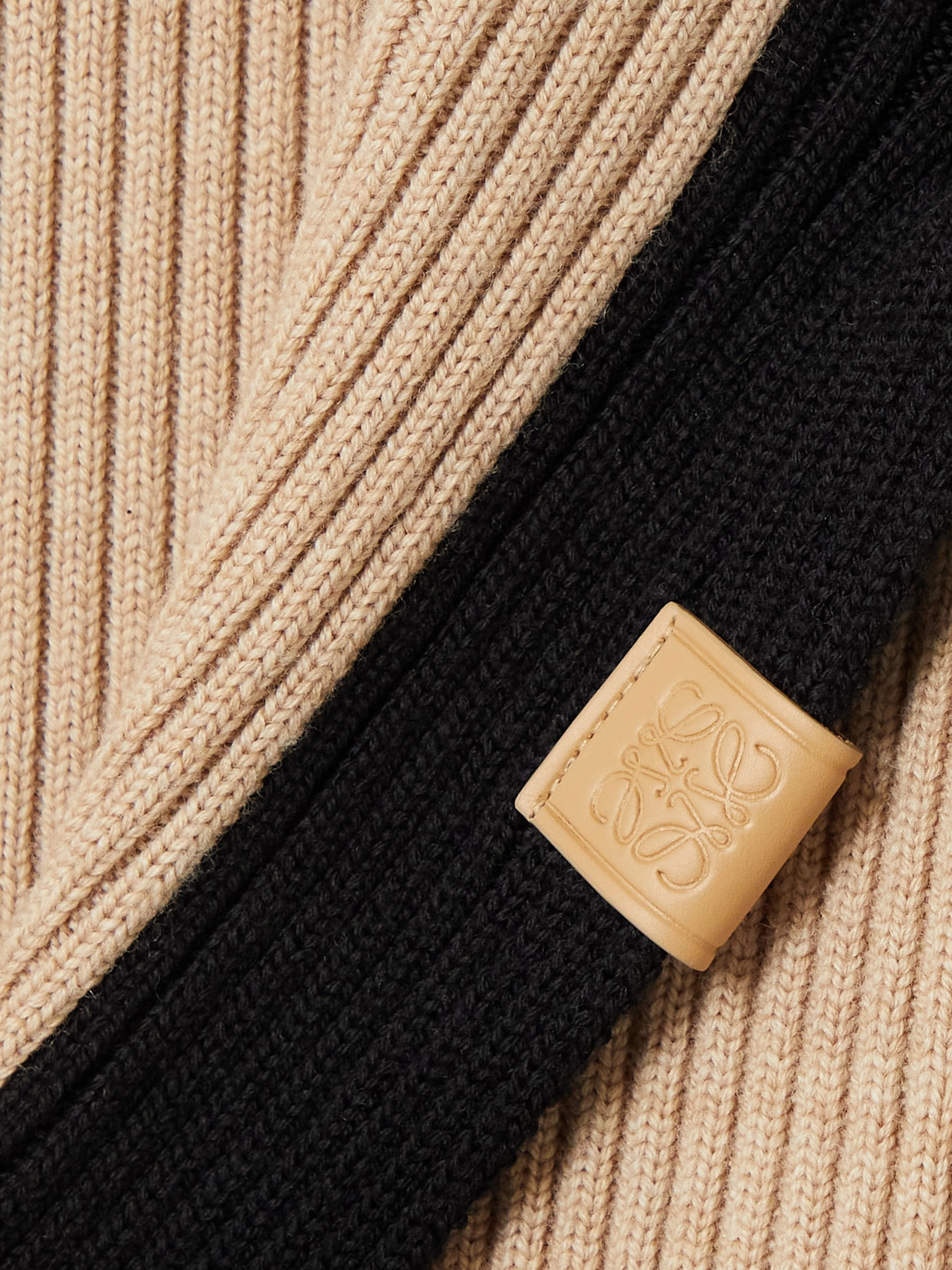 Loewe Backless Ribbed Wool Tunic In Neutrals