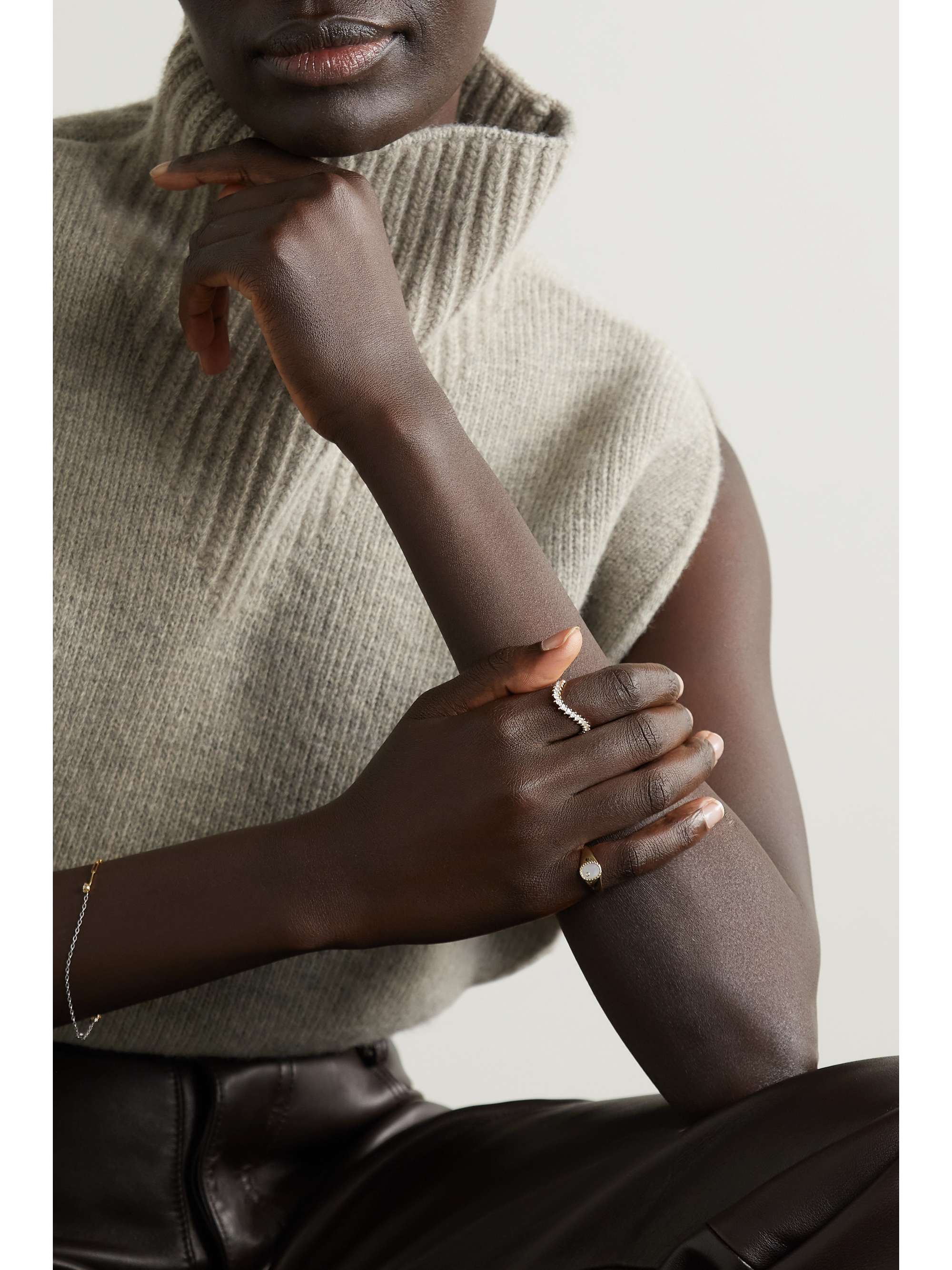 YVONNE LÉON 9-karat gold, onyx and diamond ring