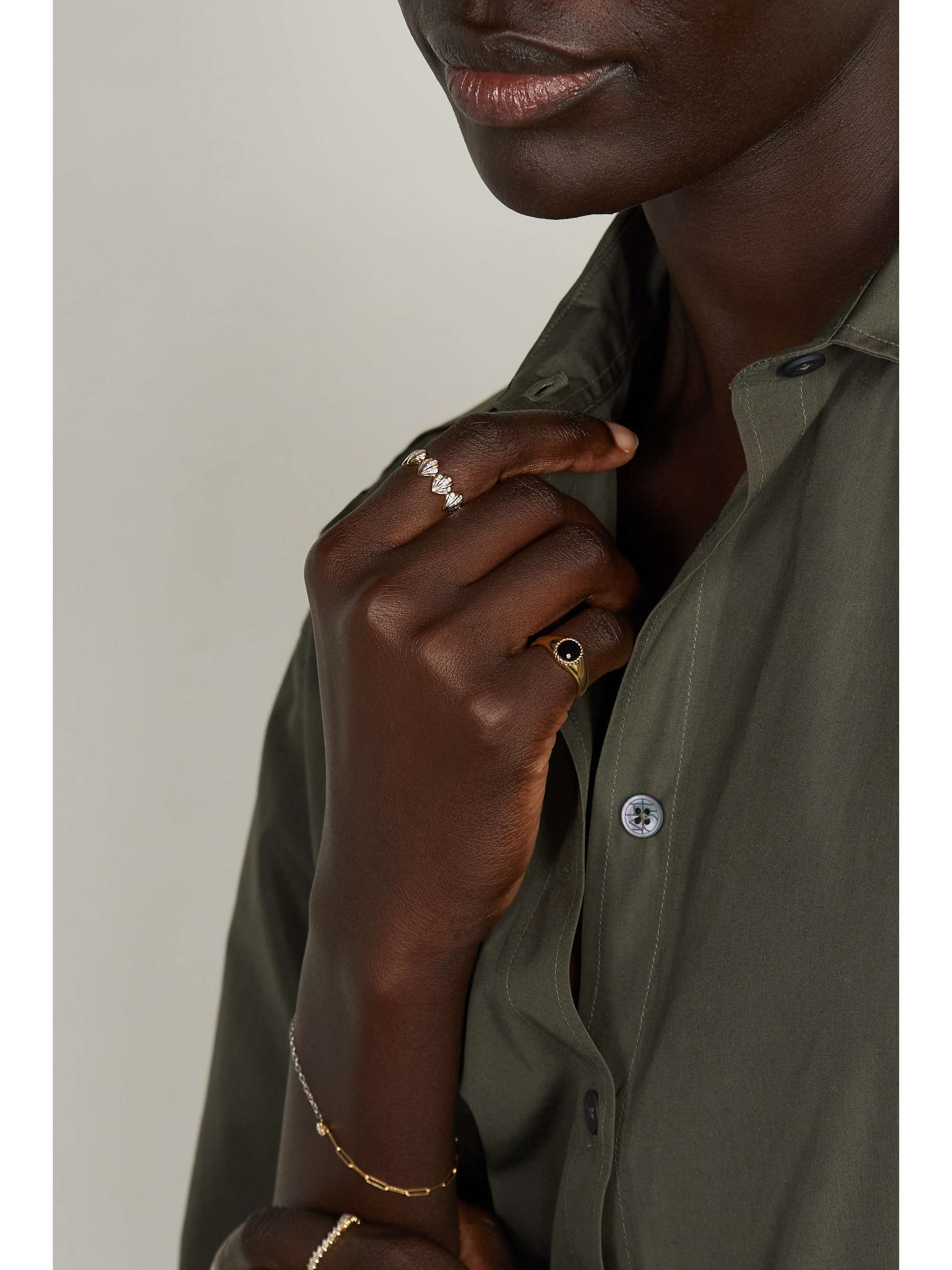 YVONNE LÉON 9-karat gold, onyx and diamond ring