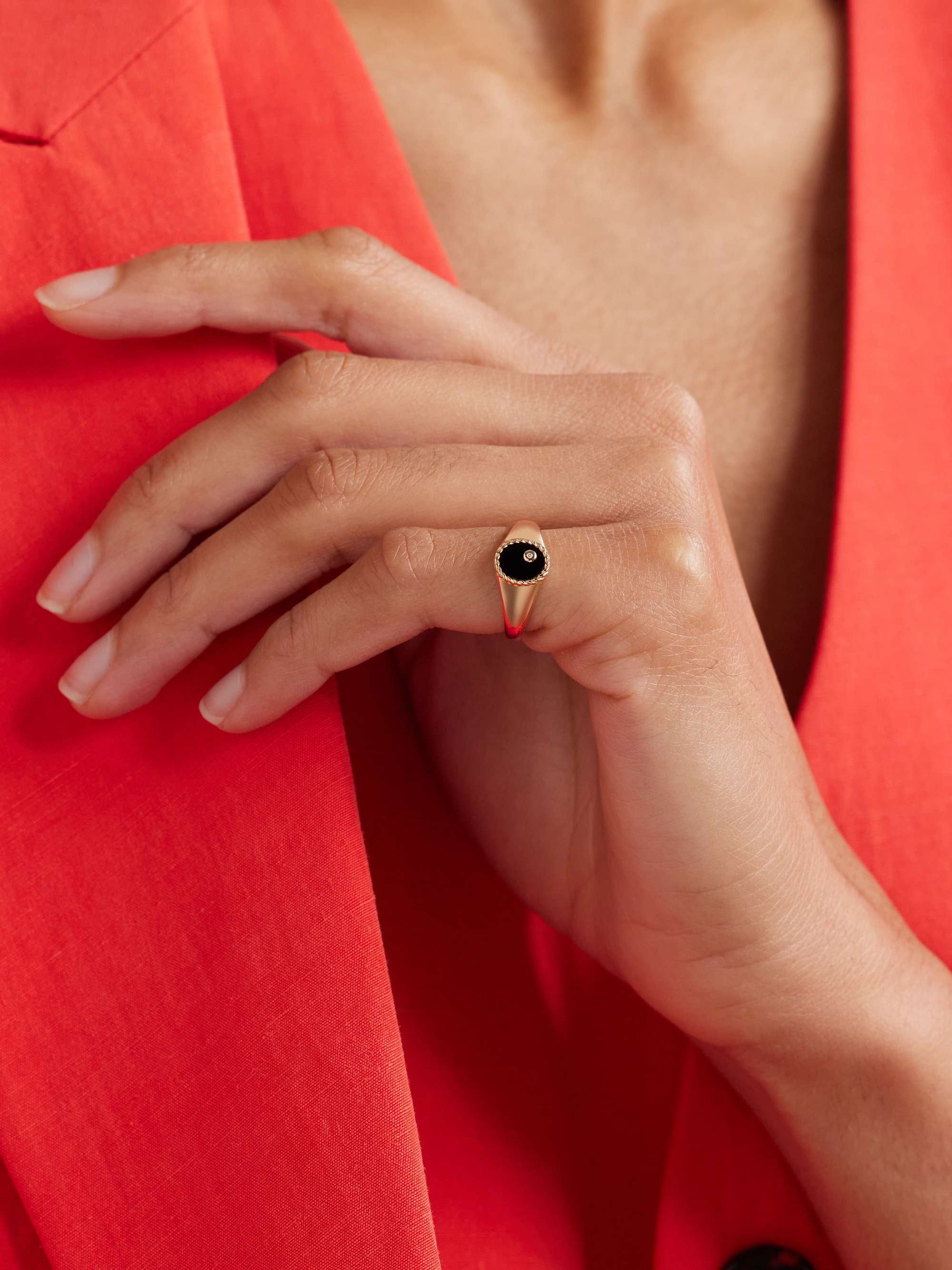 YVONNE LÉON 9-karat gold, onyx and diamond ring