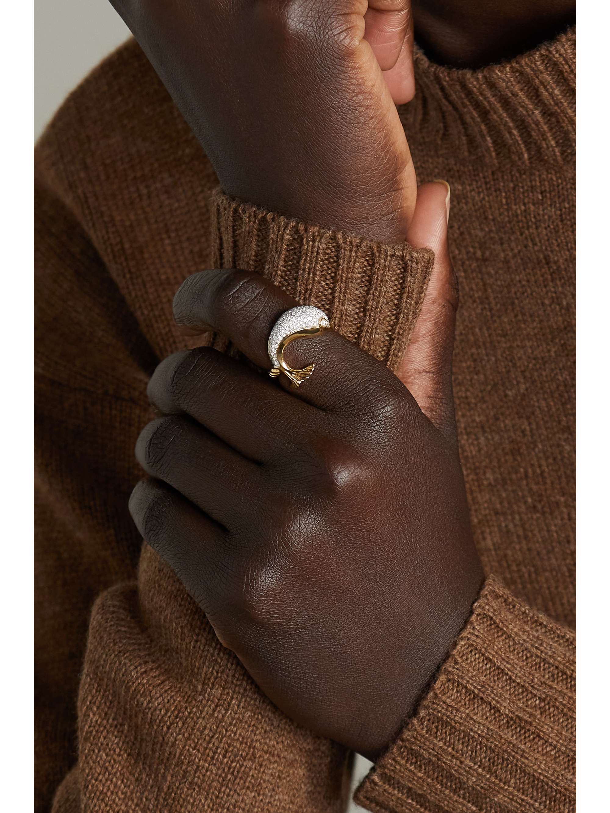 YVONNE LÉON 18-karat gold diamond ring