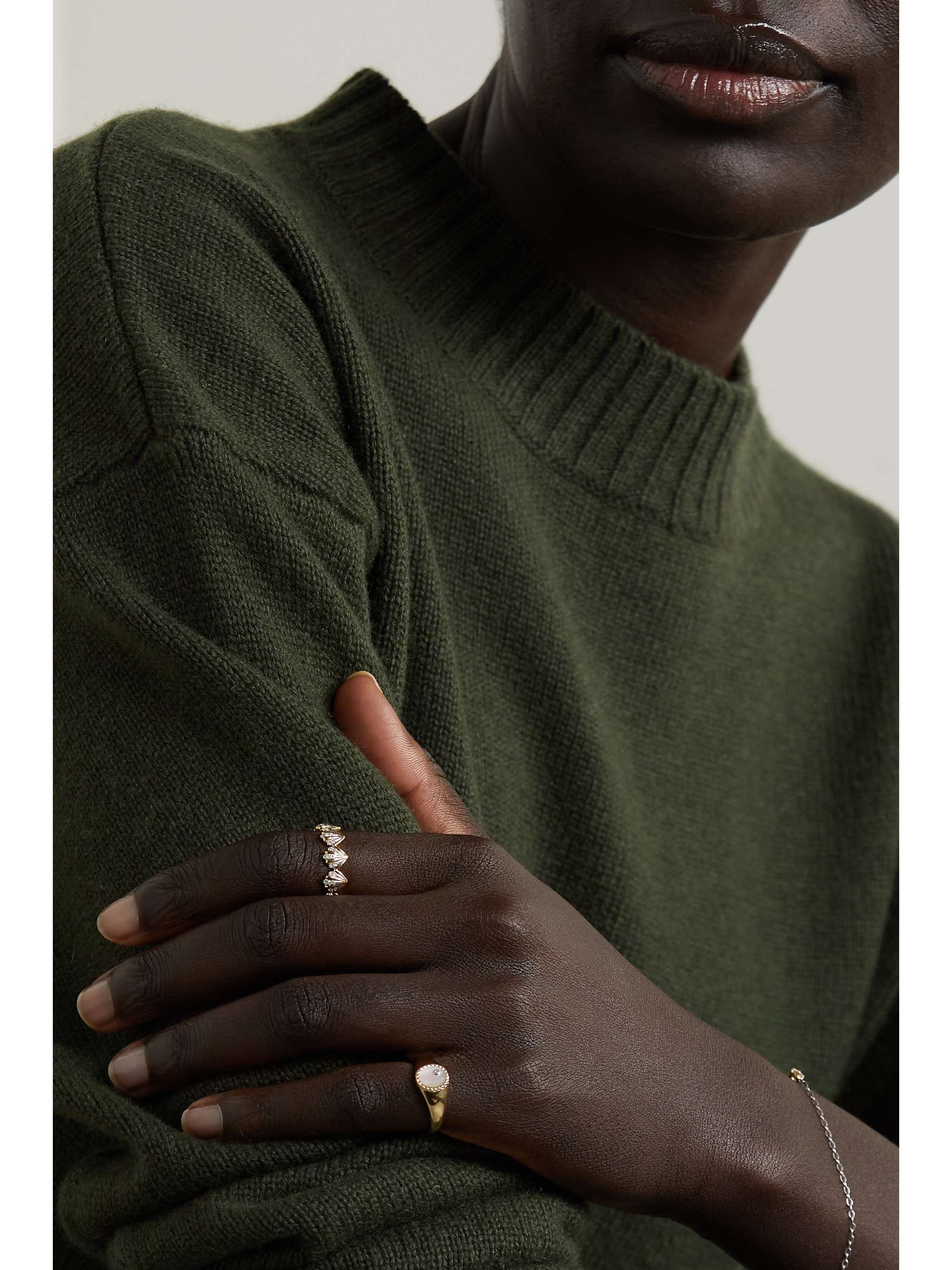 YVONNE LÉON 18-karat gold diamond ring