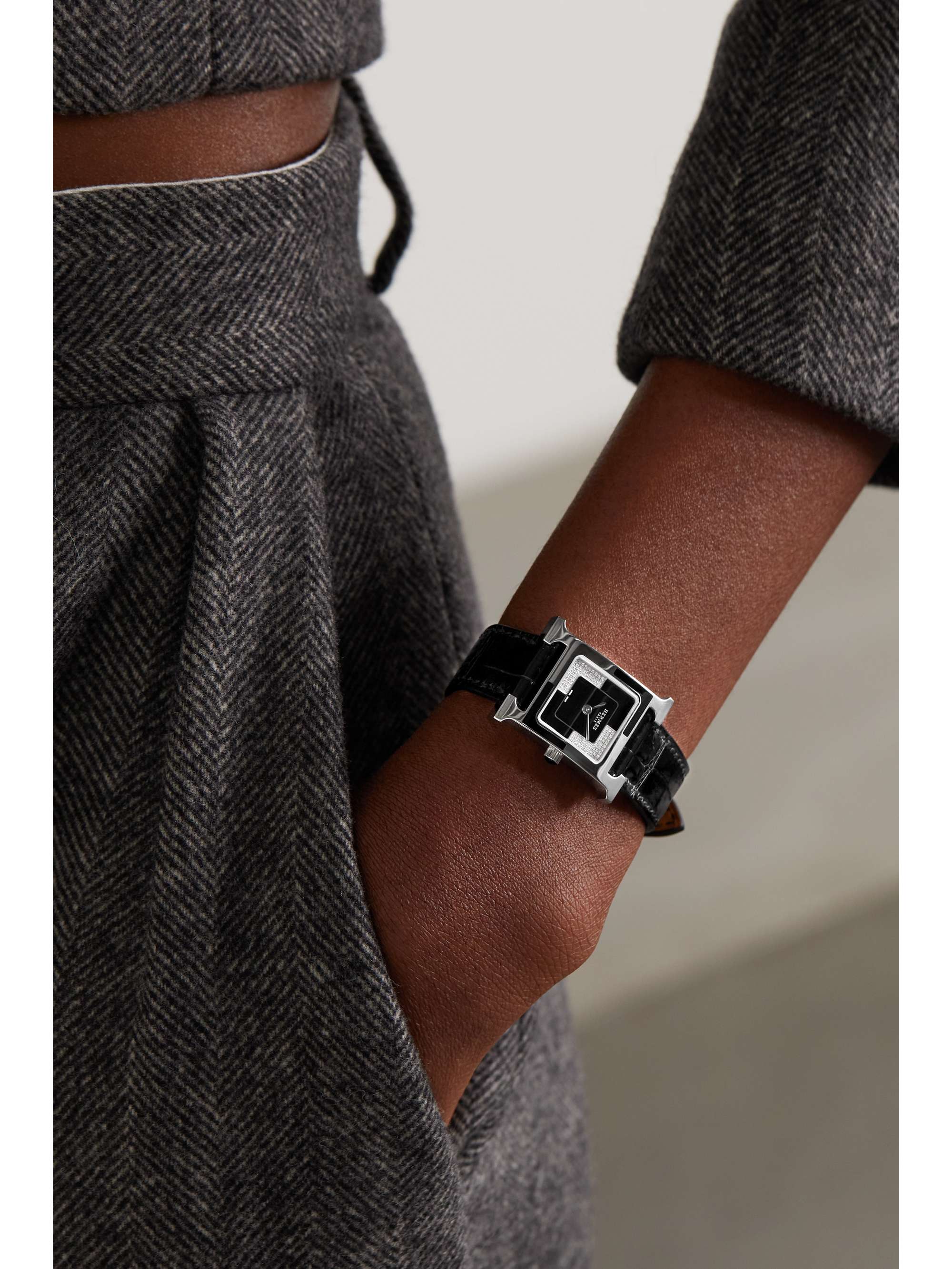 HERMÈS TIMEPIECES Heure H Au Carré 21mm small stainless steel, lacquer, alligator and diamond watch