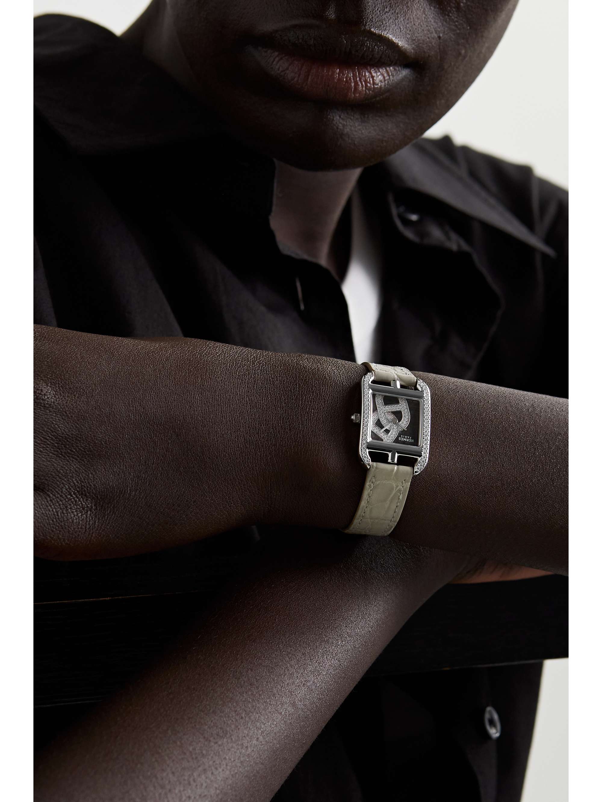 HERMÈS TIMEPIECES Montre en acier inoxydable et diamants à bracelet en alligator Cape Cod Small, 31 mm