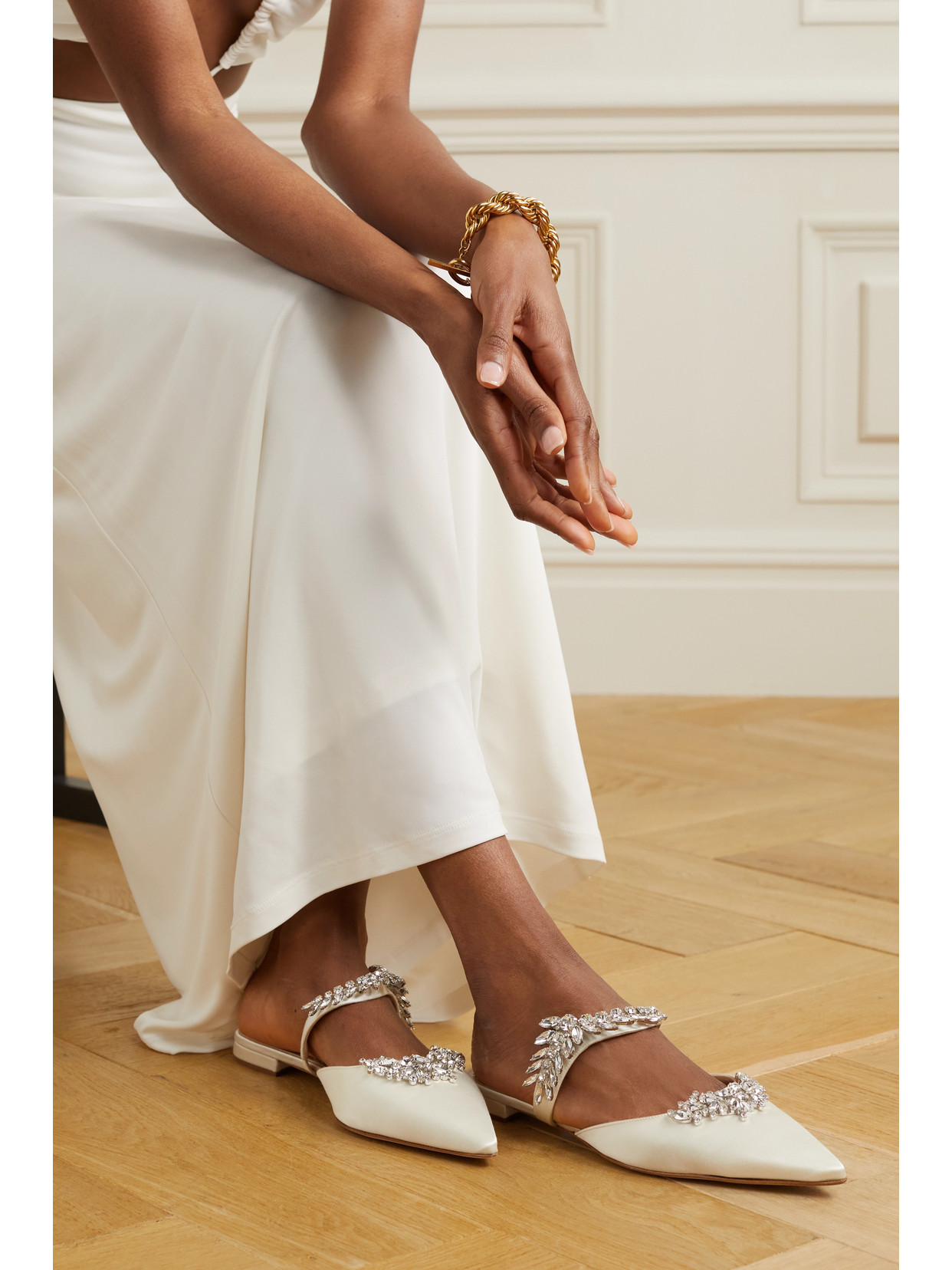 Shop Manolo Blahnik Lurum 45 Crystal-embellished Satin Mules In Cream