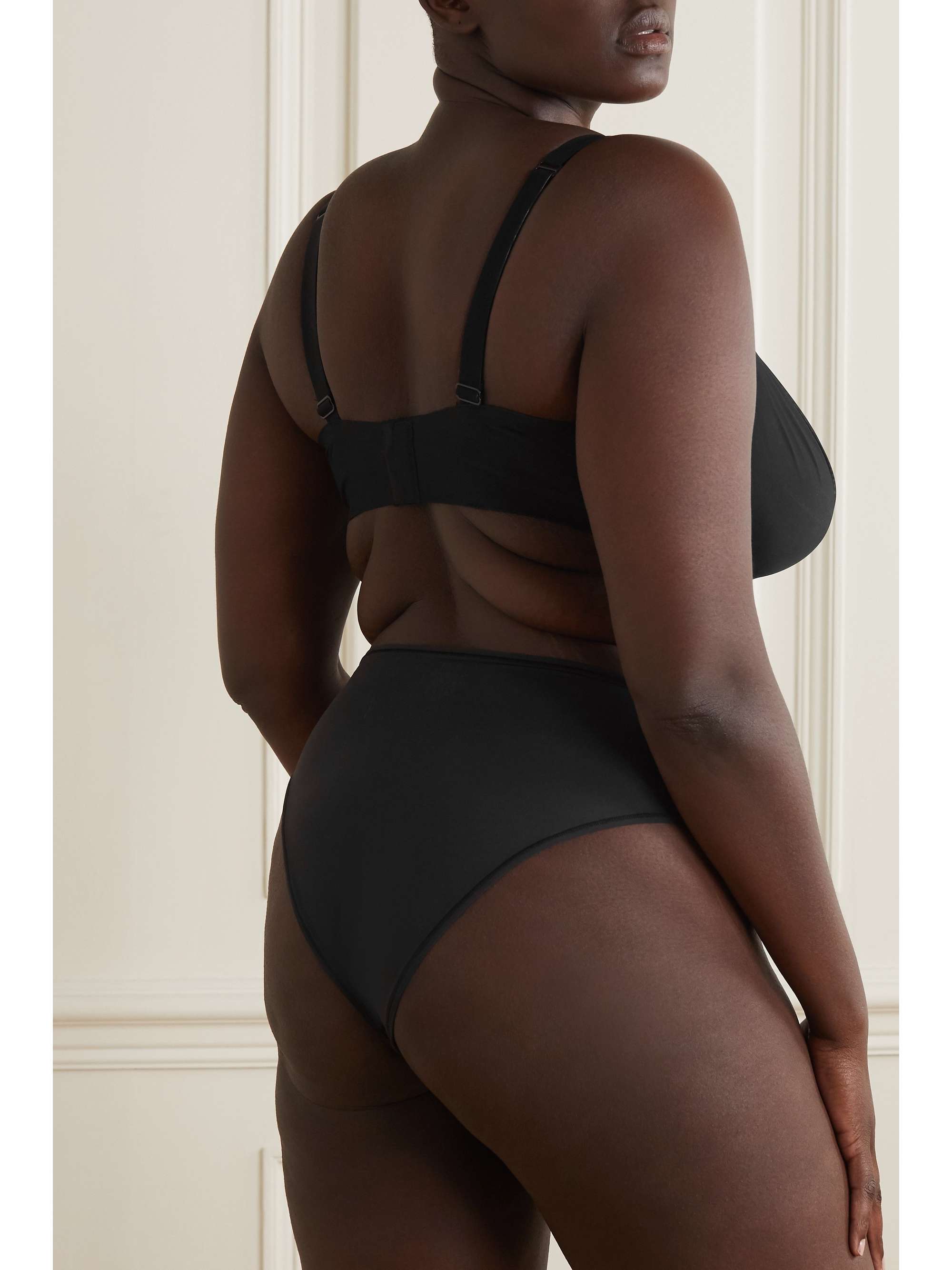 SKIMS Naked plunge bra - Smokey Quartz