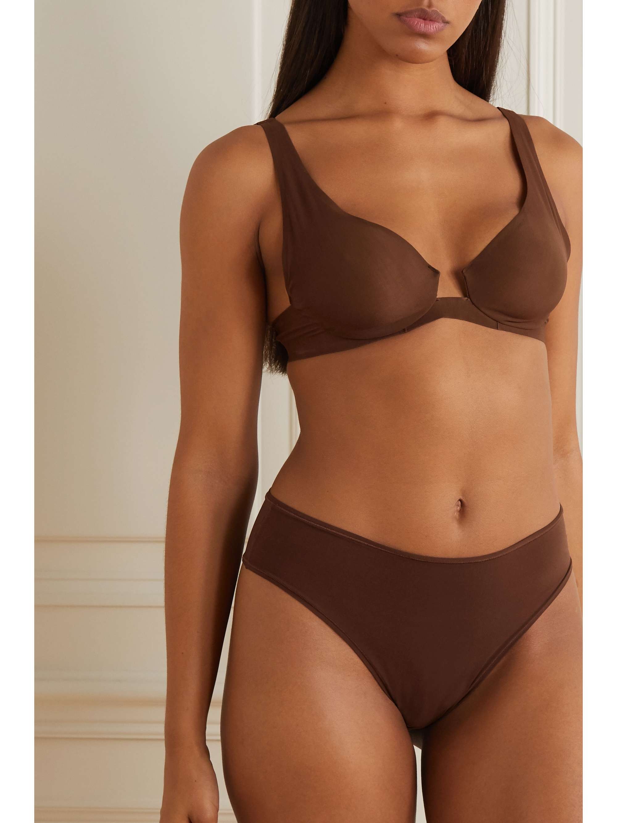 SKIMS Naked plunge bra - Smokey Quartz