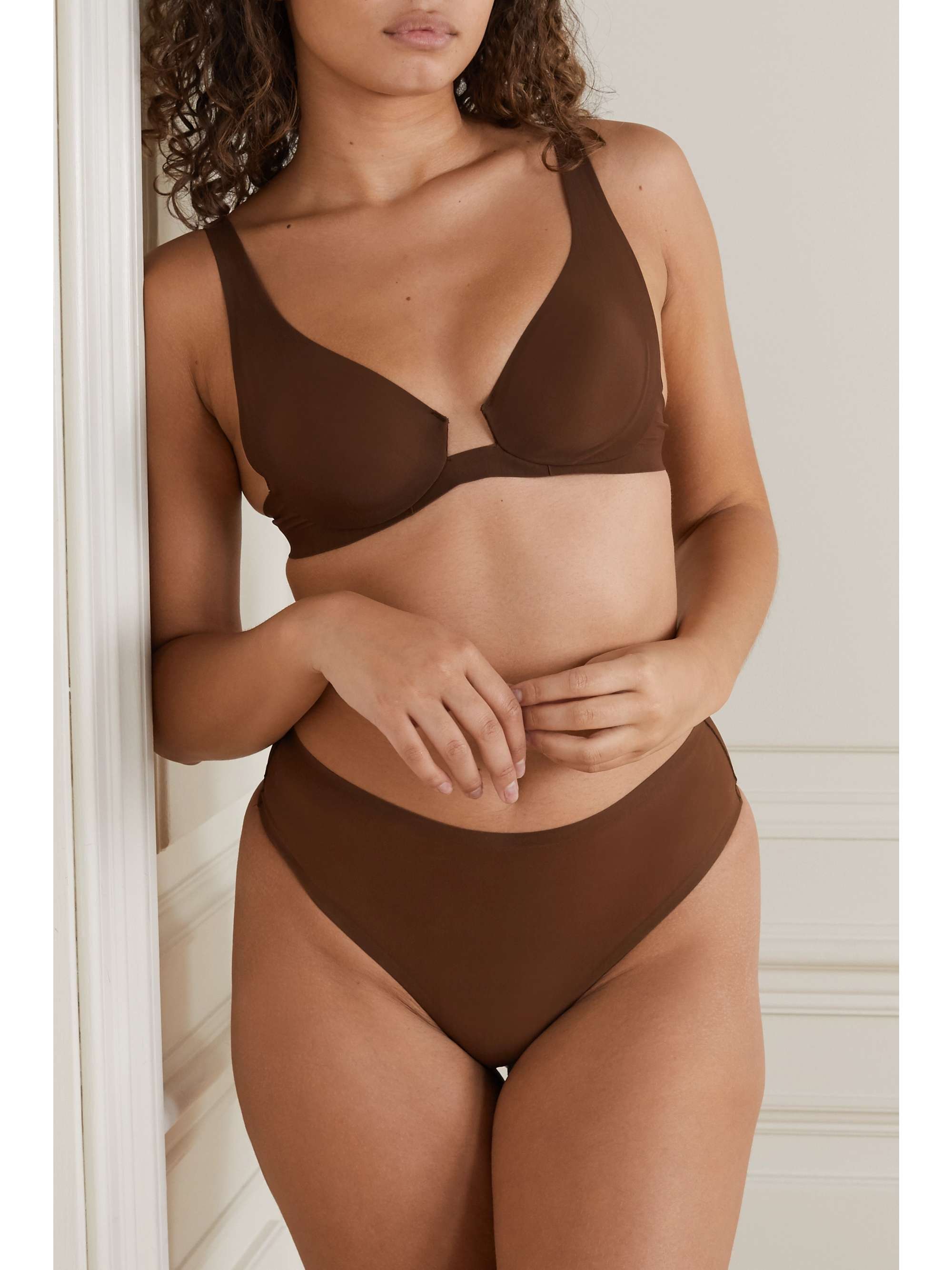 SKIMS Naked plunge bra - Smokey Quartz