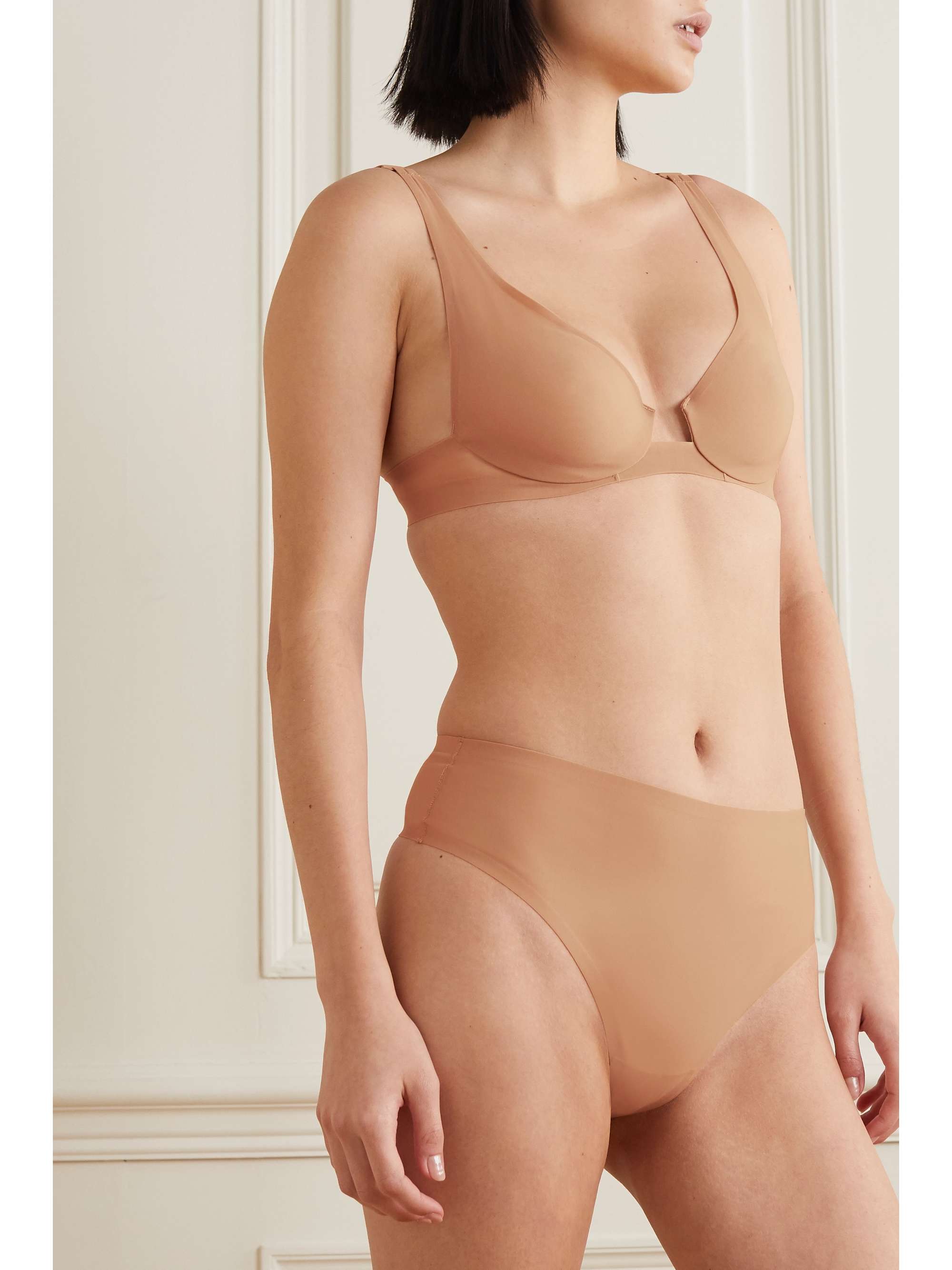 SKIMS Naked plunge bra - Smokey Quartz